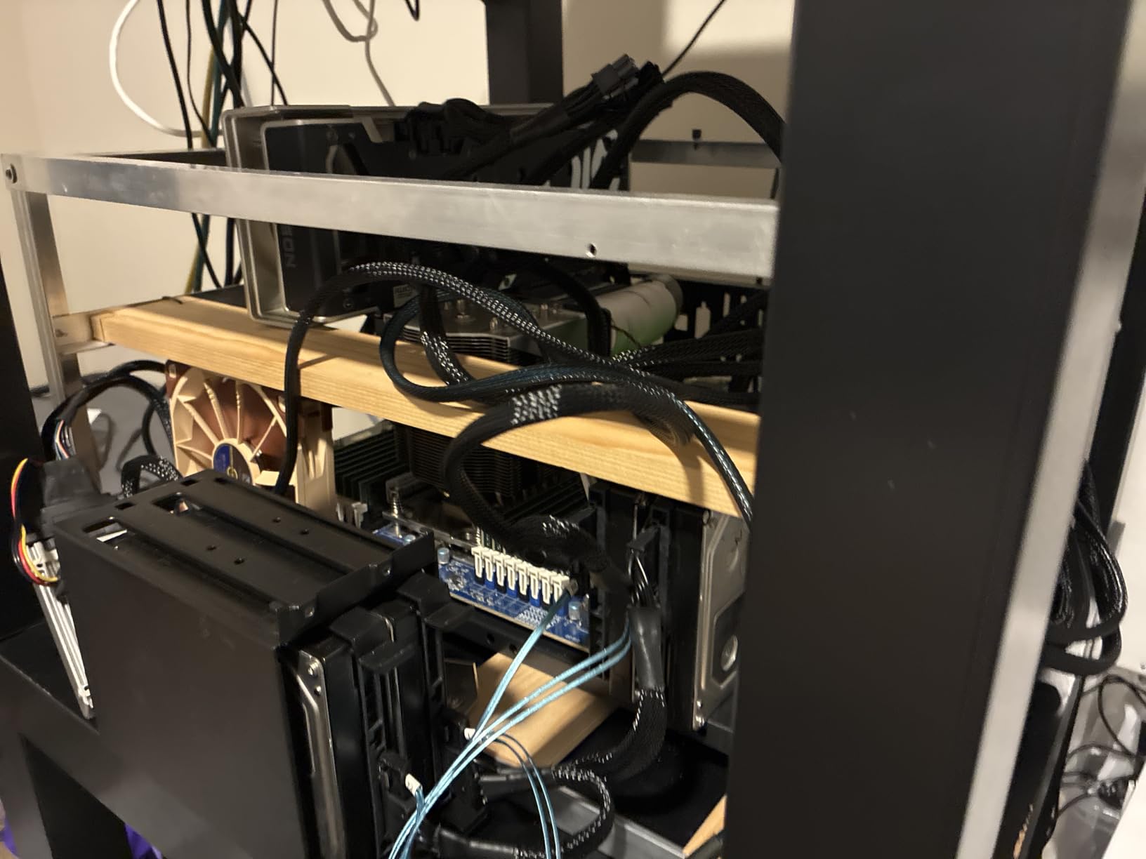TGDGAMER E-ATX Open Chassis PC Test Bench, Wide Body Heat Dissipation customer photo 1