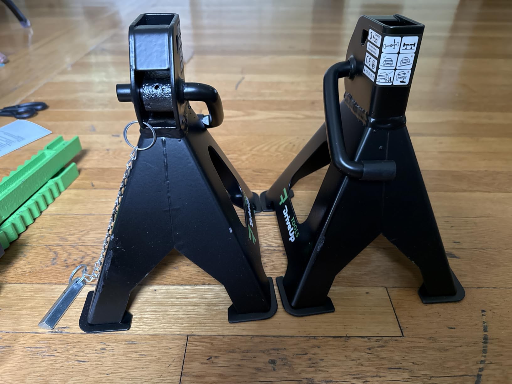 Jack Stands 3 Ton (6,600 lb) Heavy Duty Steel, Double Locking, Set of 2, Adjustable Height 11.03-16.7 Inch, Green Car Jack Stands for Cars SUV Trucks Vans customer photo 2