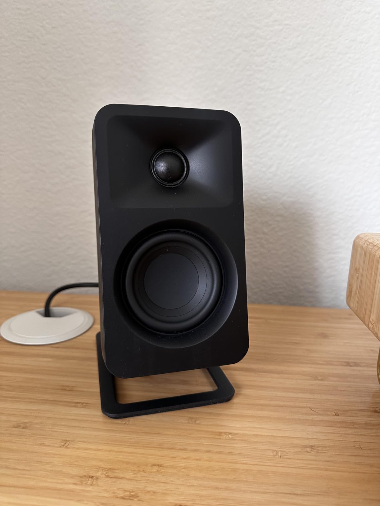 Kanto ORAMG 100W Powered Reference Desktop Computer Speakers with Bluetooth 5.0 and USB-C Input | Bi-Amplified | 100 Hz Automatic Crossover | Reference Quality Sound | Pair | Grey customer photo 2