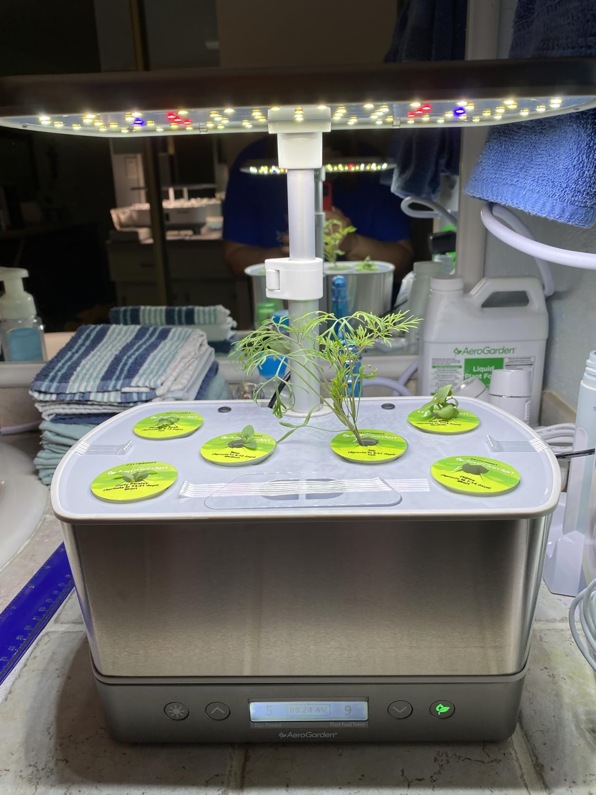 Ahopegarden Hydroponics Growing System Kit: 12 Pods with LCD Control Panel, Indoor Herb Garden with Grow Light customer photo 2