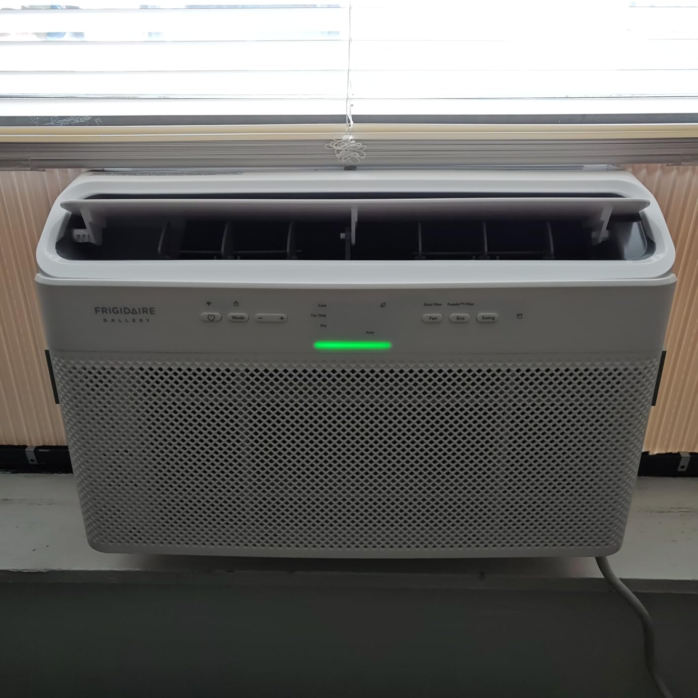 Frigidaire Gallery 12,000 BTU Smart Inverter Window Air Conditioner with Wi-Fi, Energy Star Most Efficient Certification & Indoor Air Quality Monitoring, Cools Up to 450 Sq. Ft., Ultra Quiet, White customer photo 2