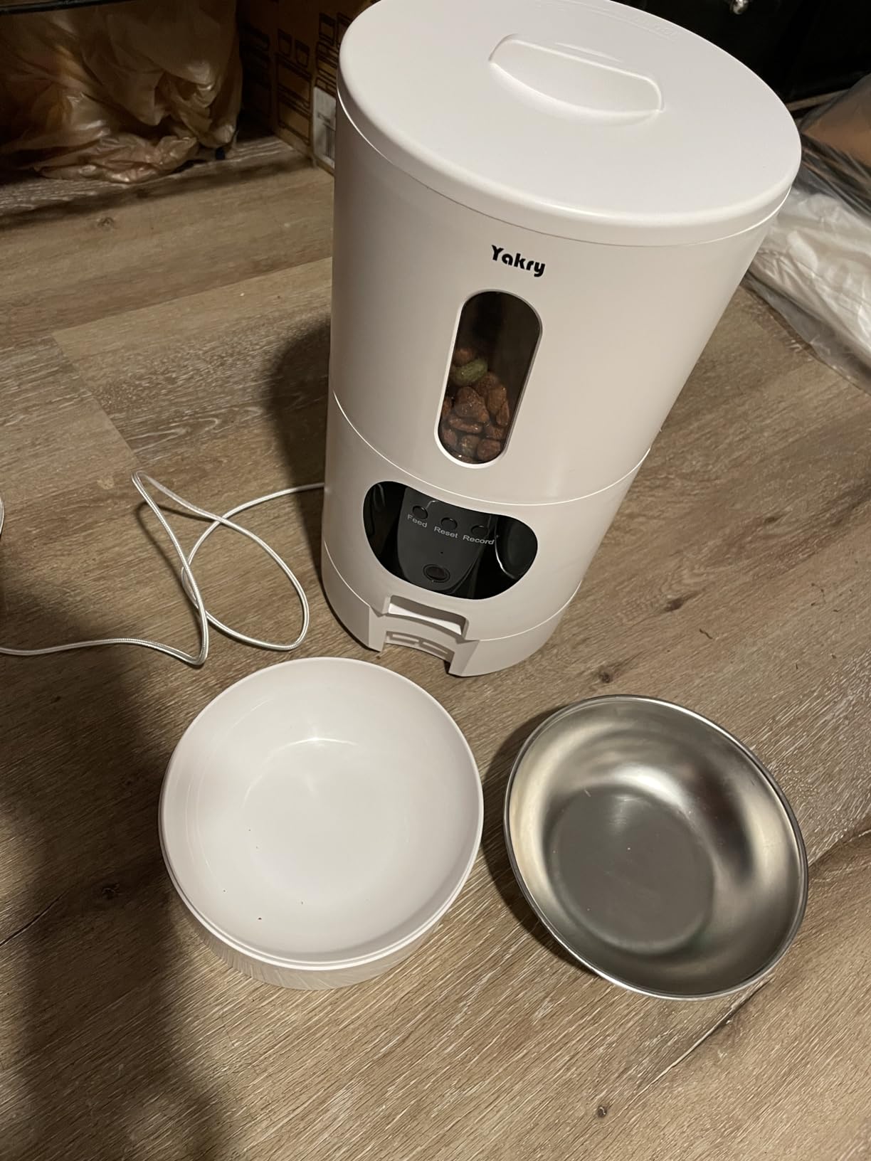 Yakry Automatic Dog Feeder with Camera - 8L/33 Cups Smart Dog Feeder | 5GHz/2.4GHz WiFi App Control for Small/Medium Dogs & Cats, 1080P HD Night Vision 2-Way Audio, Timed Dry Food Dispenser Indoor customer photo 1
