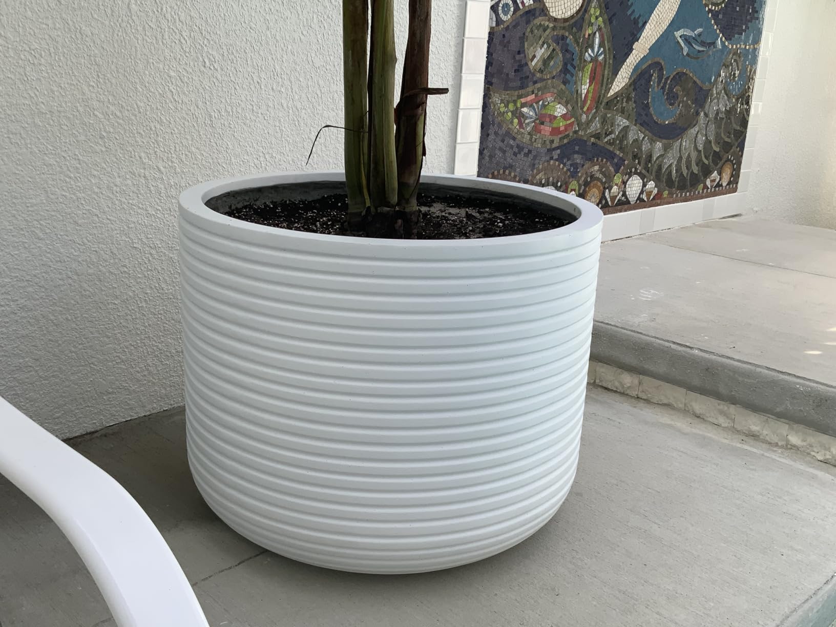 SAFAVIEH Outdoor Nardo White Cement Ficonstone Planter Pot with Drainage Hole, Frost Resistant Garden Planter for Patio customer photo 2