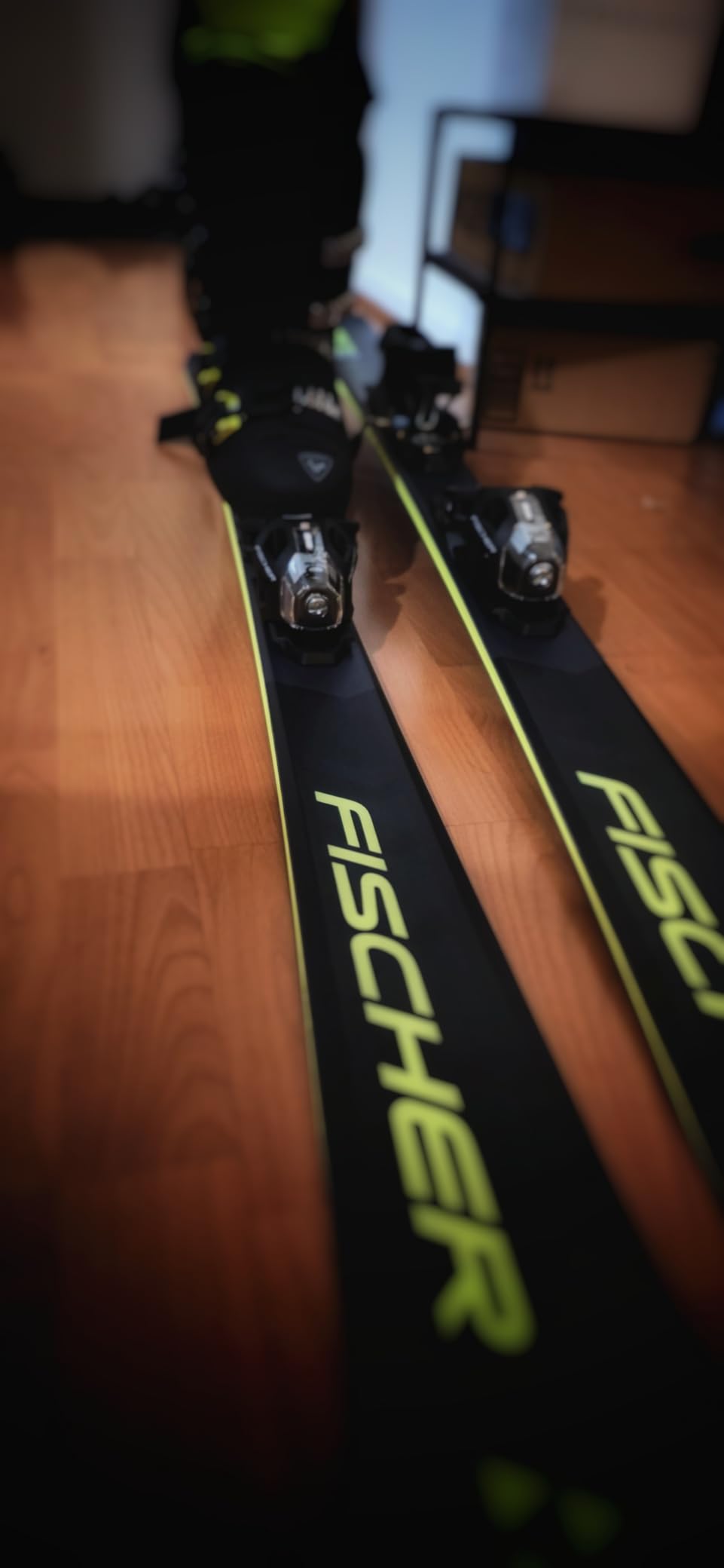 Fischer RC Comp Downhill Alpine Skis w/ RS 10 GW Powerrail Binding customer photo 1