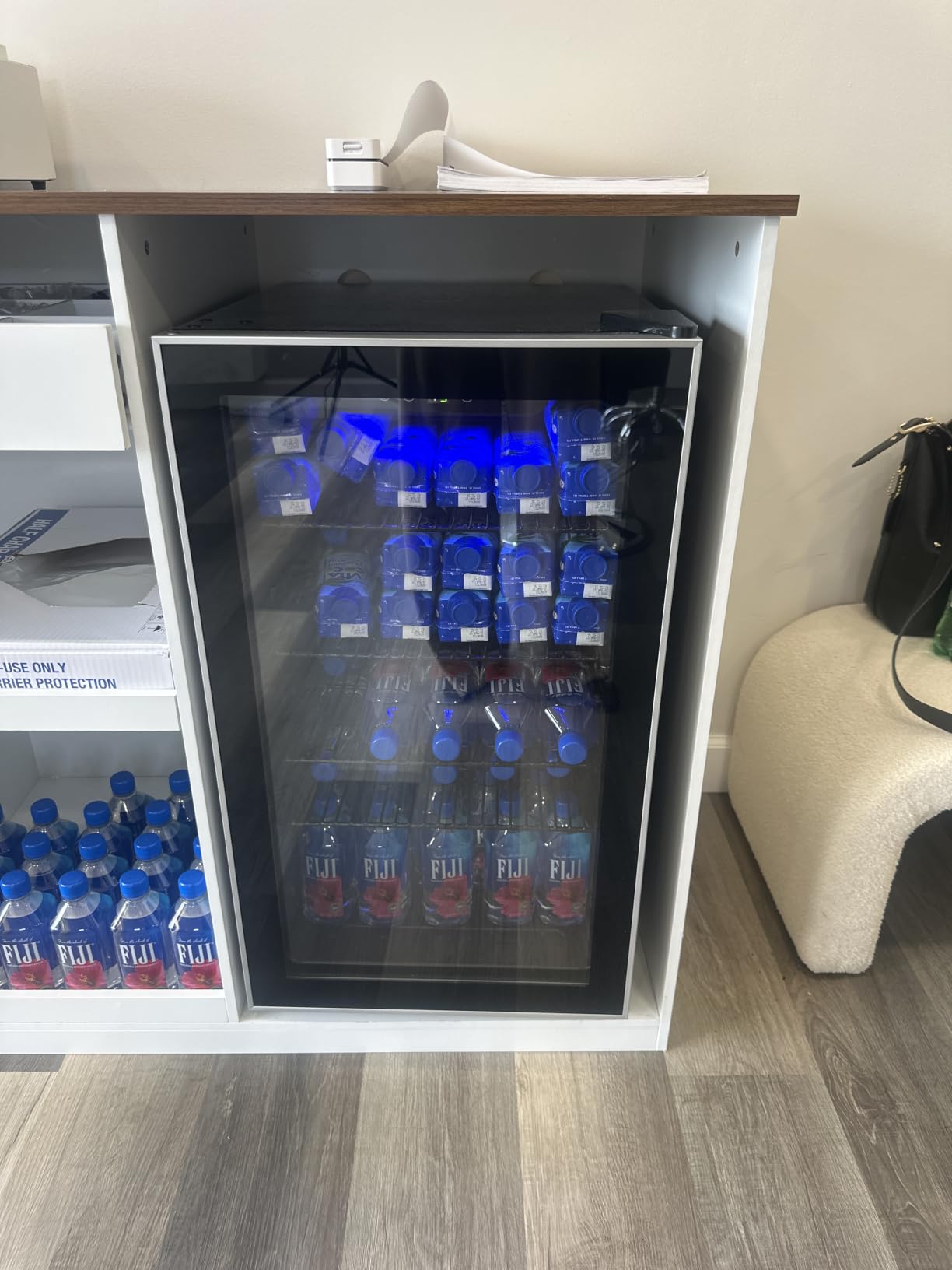 Electactic 50 Cans Beverage Refrigerator Cooler, 1.3 Cu.ft Mini Fridge Countertop Drink Cooler with Glass Door for Beer, Soda,Wine, Adjustable Digital Temperature Control for Home Dorm Bar, Black customer photo 2