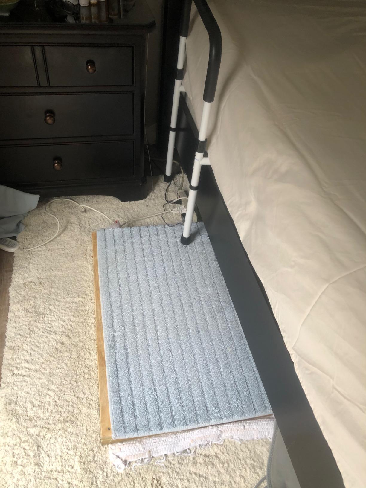 Vaunn Medical Bed Rail for Elderly Adults Safety, ASTM F3186-17 Certified, Adjustable Bed Assist Handle and Grab Bar for Seniors, 300 lb, Tool-Free Assembly customer photo 2