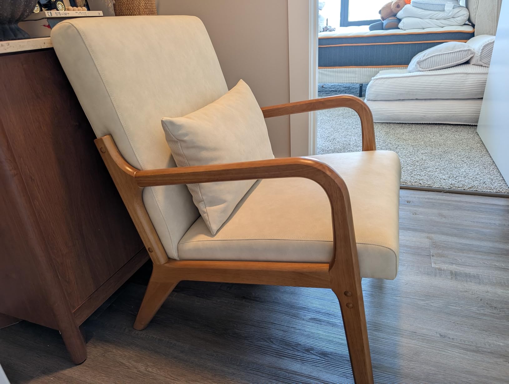 Achicsofar Accent Chair Mid Century Modern Armchair with Lumbar Support Pillow Wood Legs PU Leather Upholstered Lounge Chairs Comfy High Back customer photo 1