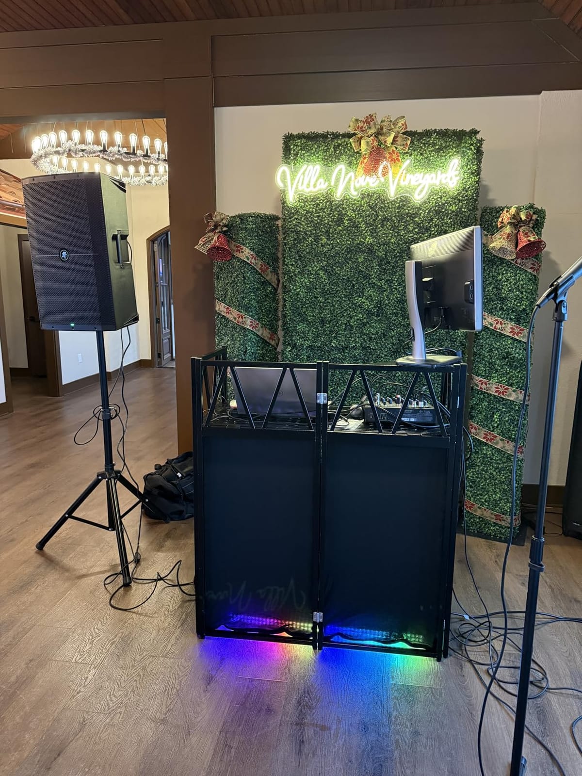 RDCMKL DJ Table Stand Portable Booth, All-Metal Heavy-Duty Foldable DJ Stand, Iron Plate Surface DJ Facade Booth, with 8 Machine-Washable Scrims, Travel Bag customer photo 2