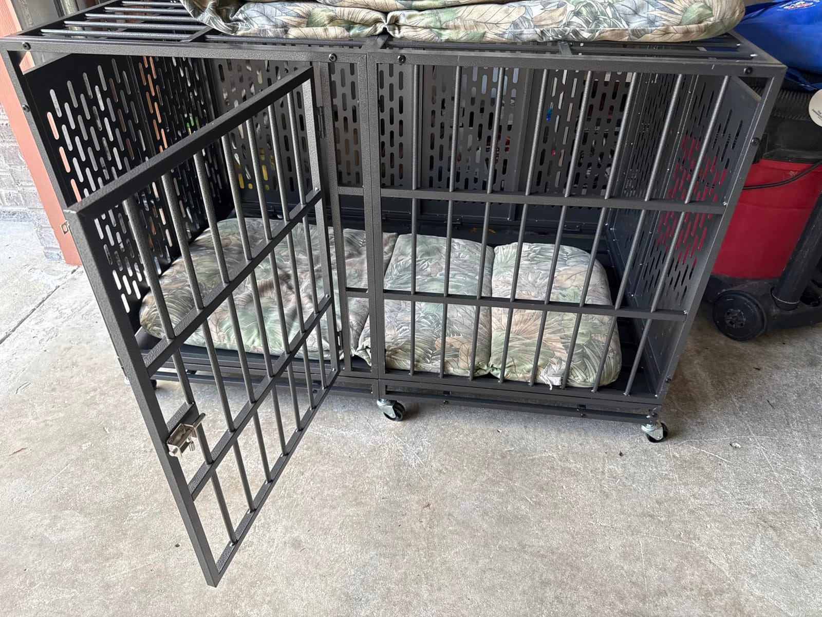 Snuowu 38 Inch Heavy Duty Dog Crate with Wheels, Folding Metal Big Dog Cage for Large and Medium Dogs, Extra Large XL XXL Indestructible Dog Crate with Removable Tray customer photo 1