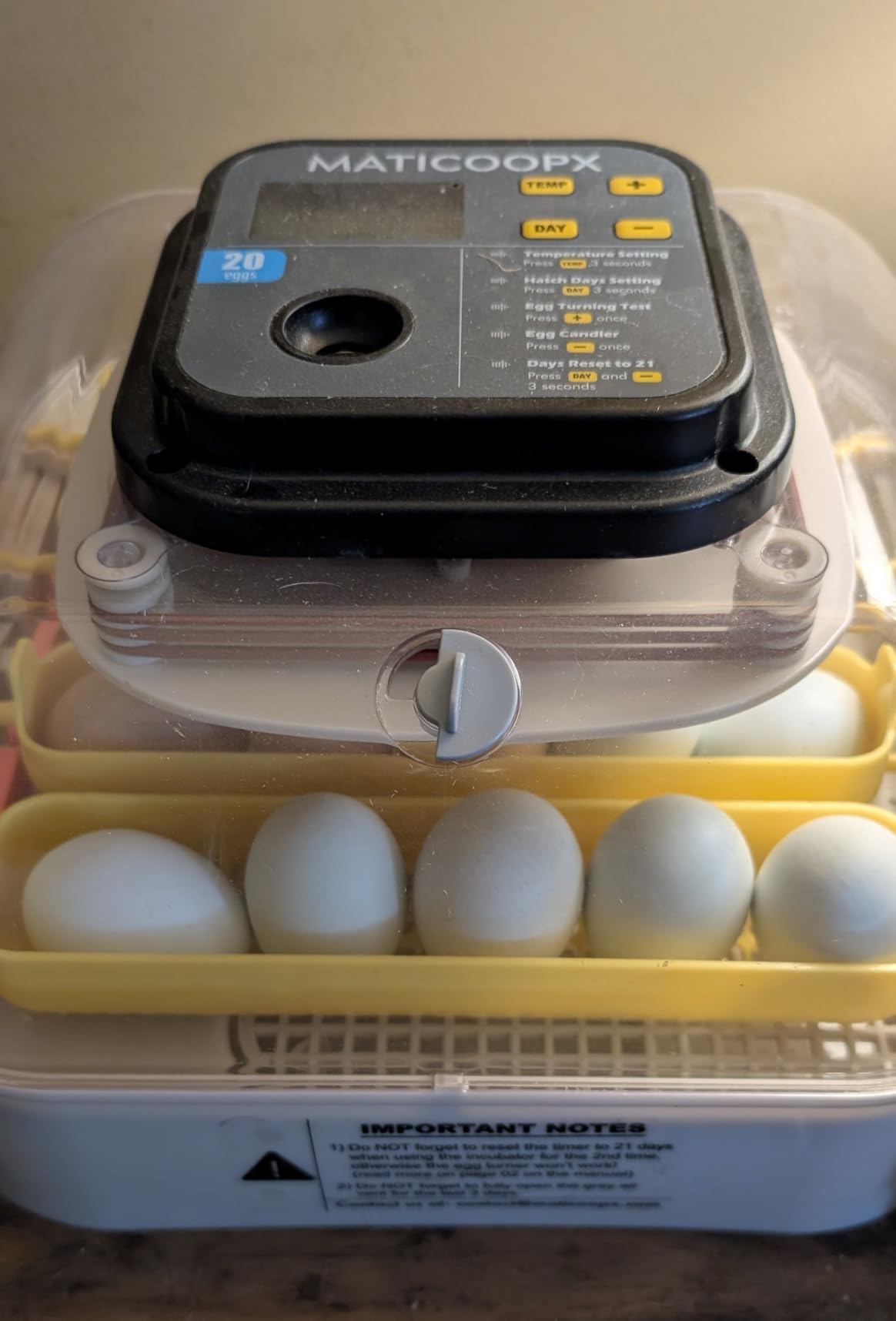 MATICOOPX 20 Egg Incubator with Humidity Display, Egg Candler, Automatic Egg Turner, for Hatching Chickens customer photo 1