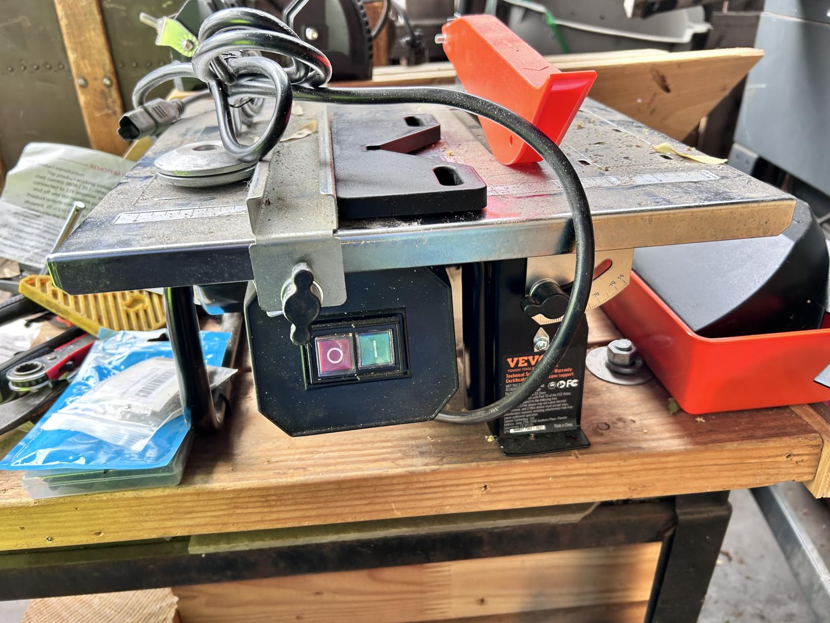 VEVOR 7-inch 65Mn Steel Blade, Wet Tile Saw, 3500 RPM Induction Motor, Tile Cutter Wet Saw with Water Reservoir, 0-45 Degrees Miter Angle for Cutting Tiles and Stones, for DIY Enthusiasts customer photo 2