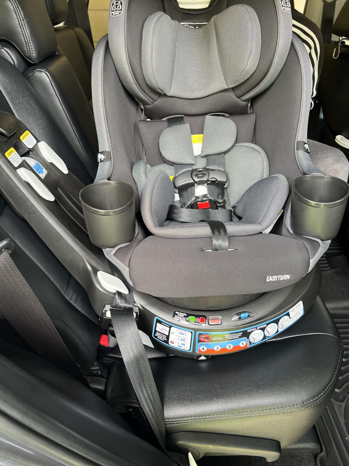 Graco EasyTurn 360 2-in-1 Rotating Convertible Car Seat, 360 Degree Rotating Infant to Toddler Rotating Car Seat, 2 Modes Rear and Forward Facing, Slim Design, Solae customer photo 2