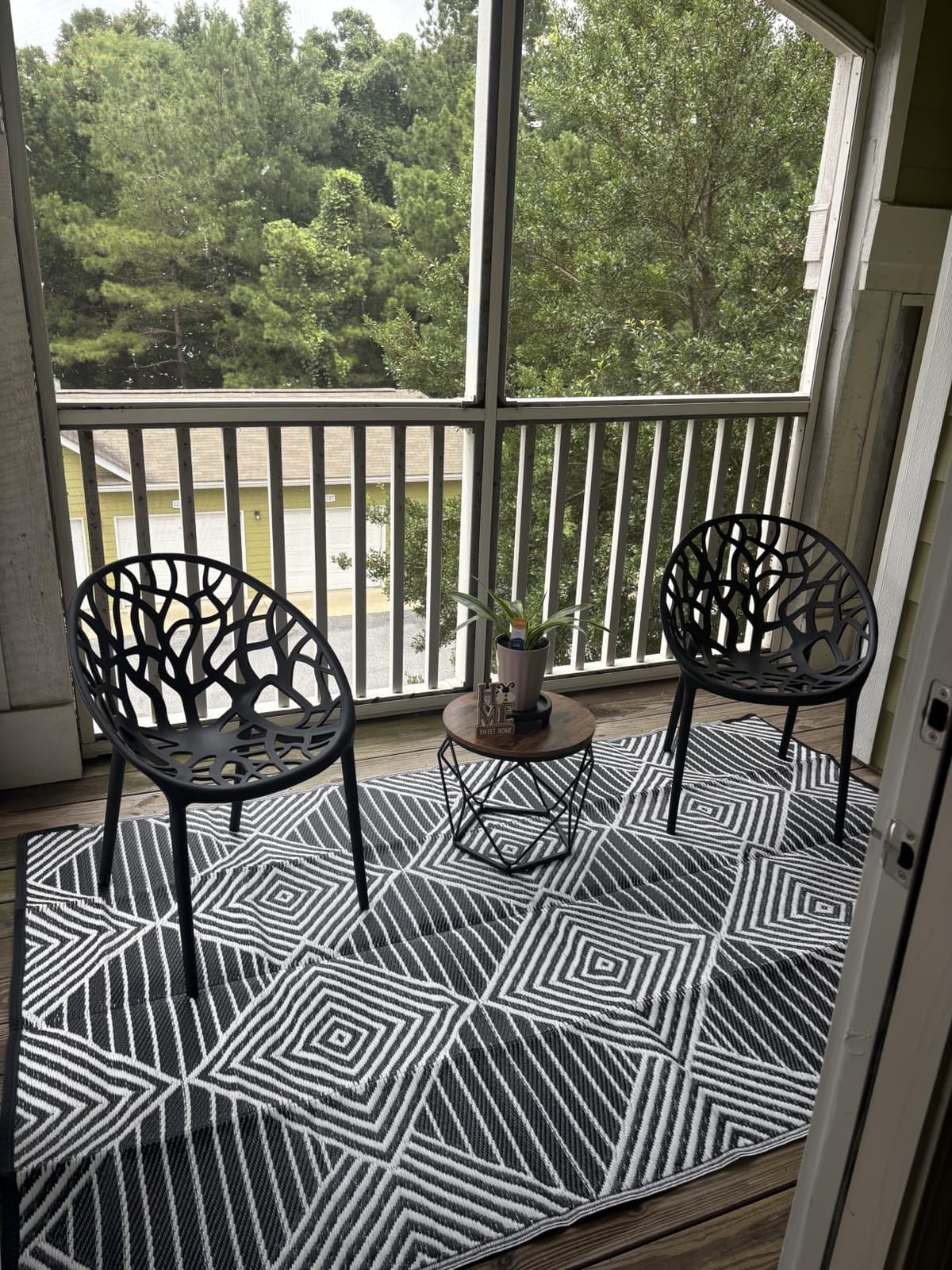 Waterproof Outdoor Rug 5x8ft, Foldable Reversible Plastic Straw Mat for Patio RV Deck Porch Backyard Balcony Camping Picnic Beach Indoor Outdoor Carpet, Black&White customer photo 2