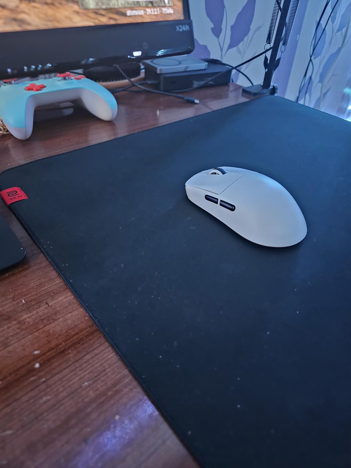BenQ Zowie G-SR III Large Esports Gaming Mouse Pad, Humidity Resistance Cloth, Consistent and Controlling Glide, Uniform high-Density Rubber Base with Medium Softness, Stitched Edges, Anti-Slip Base customer photo 2