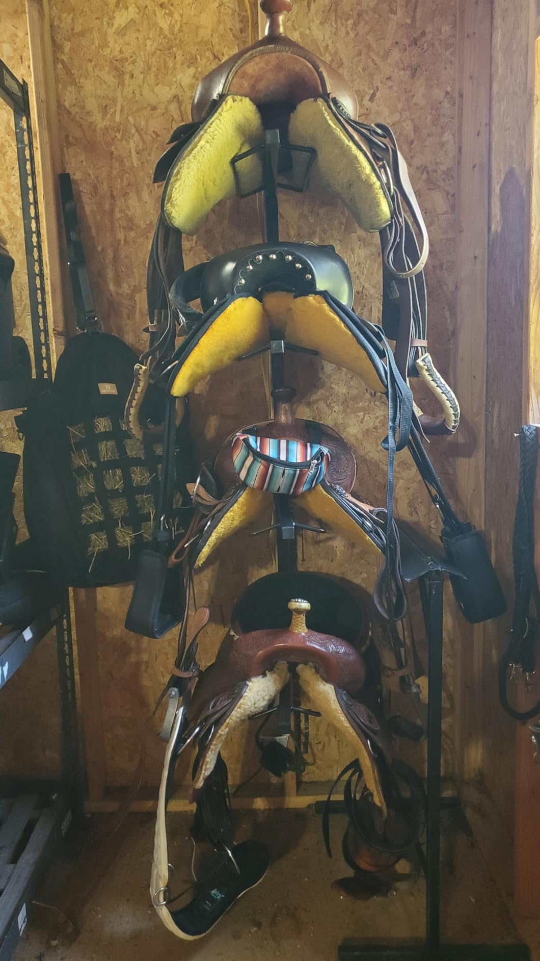 VEVOR Freestanding Saddle Stand, 30 x 30 x 68.5 in, 3 Tiers Saddle Rack, Heavy Duty Saddle Blanket Holder with Removable & Rotating Tiers, English & Western Saddle Rack for Tack Room Organization customer photo 1