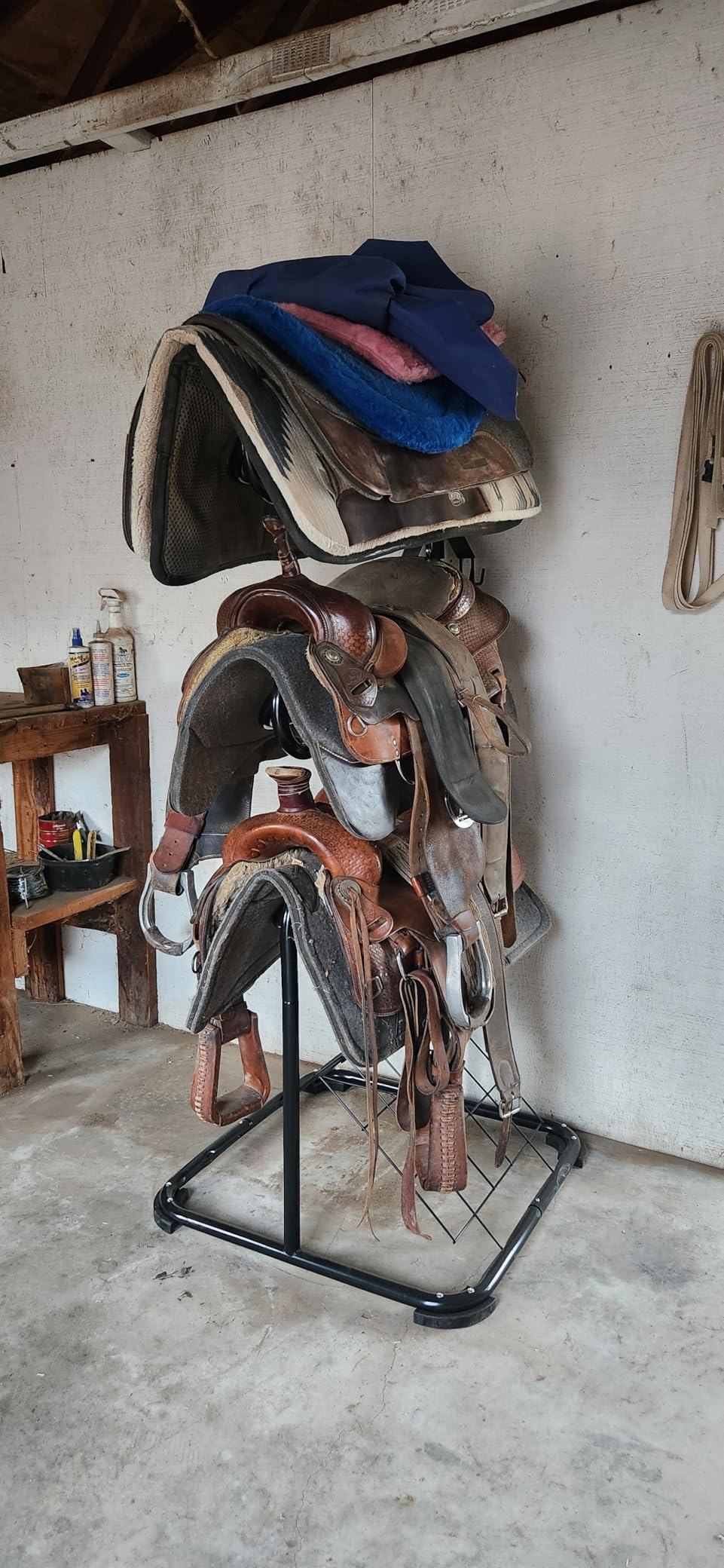 VEVOR Freestanding Saddle Stand, 30 x 30 x 68.5 in, 3 Tiers Saddle Rack, Heavy Duty Saddle Blanket Holder with Removable & Rotating Tiers, English & Western Saddle Rack for Tack Room Organization customer photo 2
