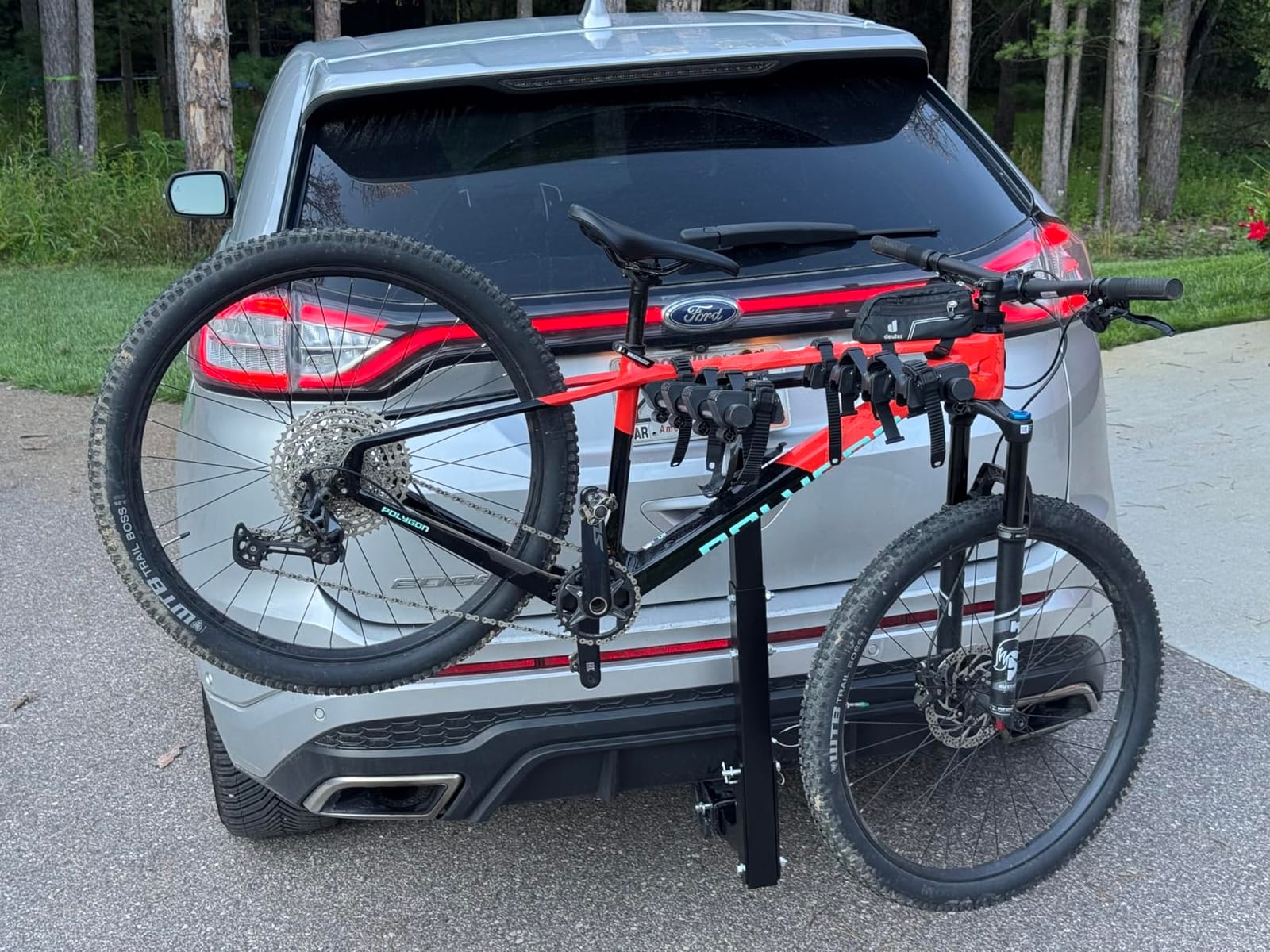 Amazon Basics 4-Bike Hitch Rack with 2