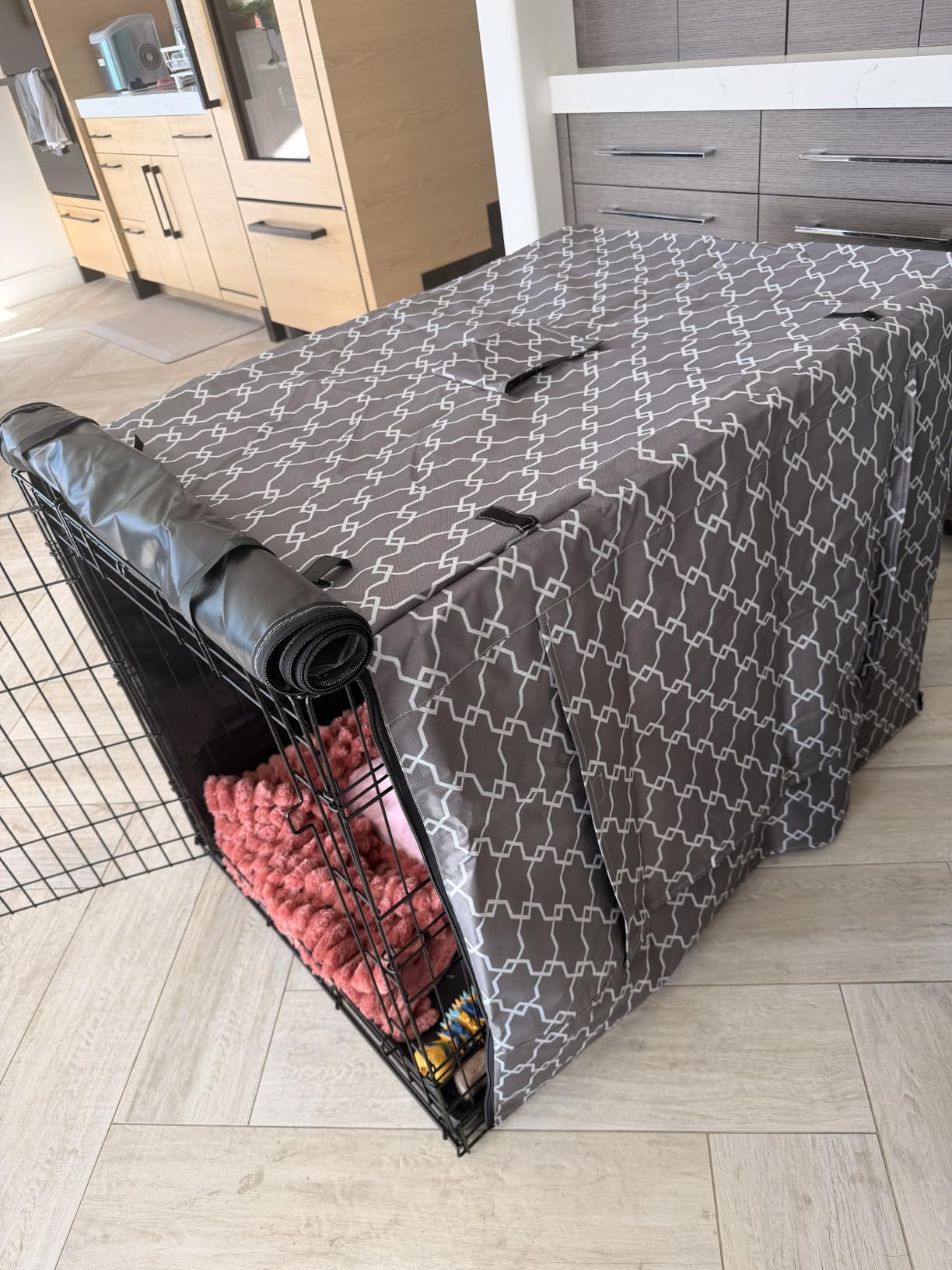 Amazon Basics Dog Cage Cover for 42-inch Wire Crates, Heavy-Duty with Zippered Panels customer photo 1