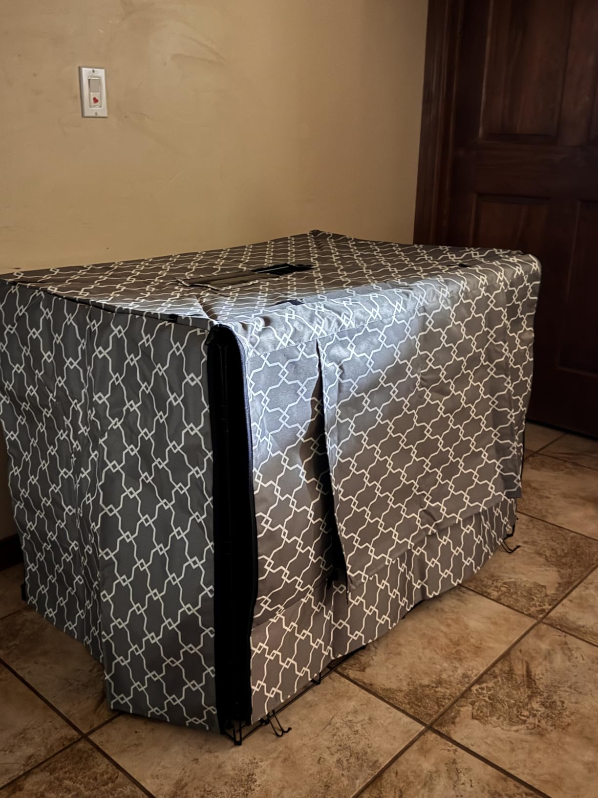 Amazon Basics Dog Cage Cover for 42-inch Wire Crates, Heavy-Duty with Zippered Panels customer photo 2