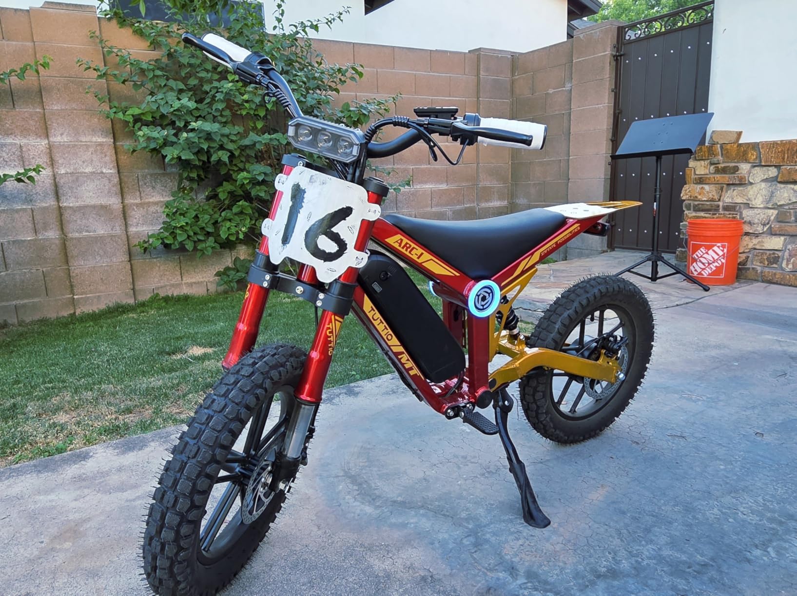 Tuttio ARC-I 36V Electric Dirt Bike for Kids 5-8, 22MPH 750W Mini Dirt Bike | 25 Miles, Adjustable 5 Modes Electric Motor, 16