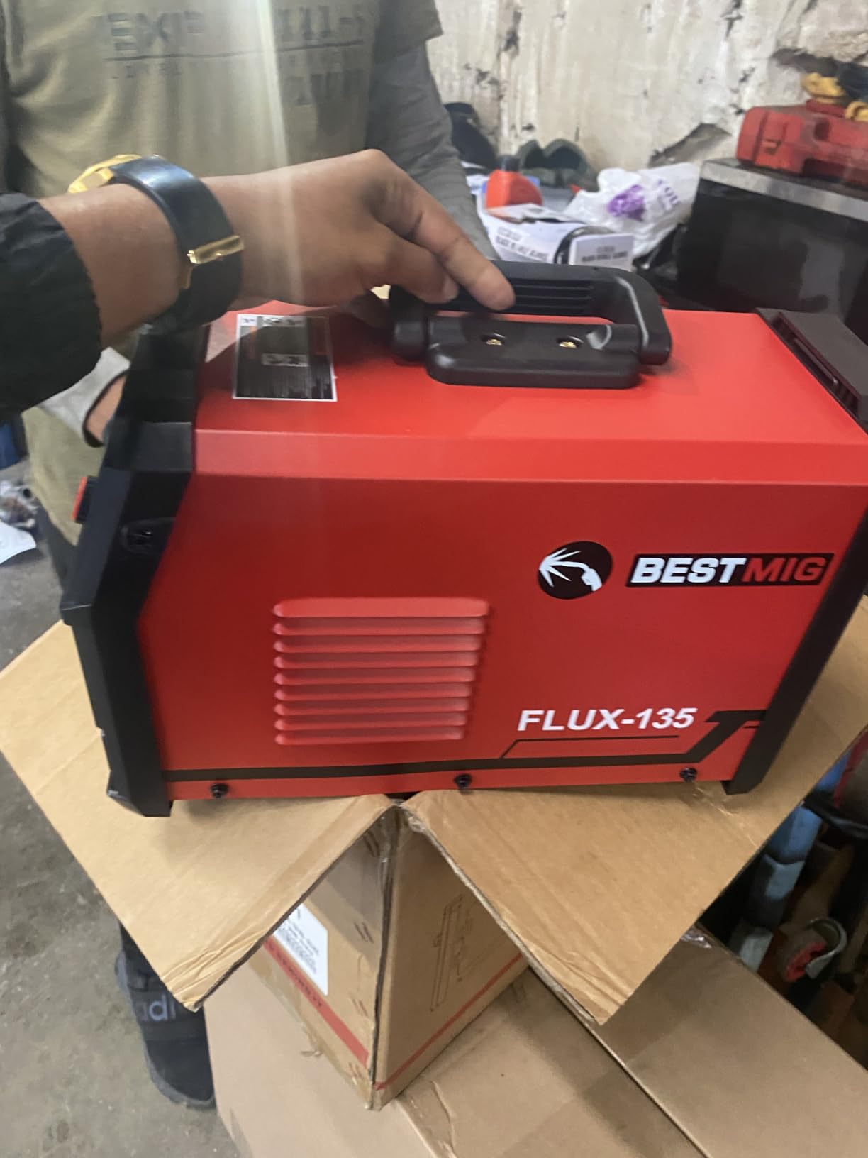BESTMIG 135A MIG Welder - 3-in-1 Flux Core Welder, MIG/Lift TIG/Stick Welding Machine - Portable IGBT Inverter - 110V with Welder Helmet and Gloves (Red Black, MIG 135A Welder) customer photo 1