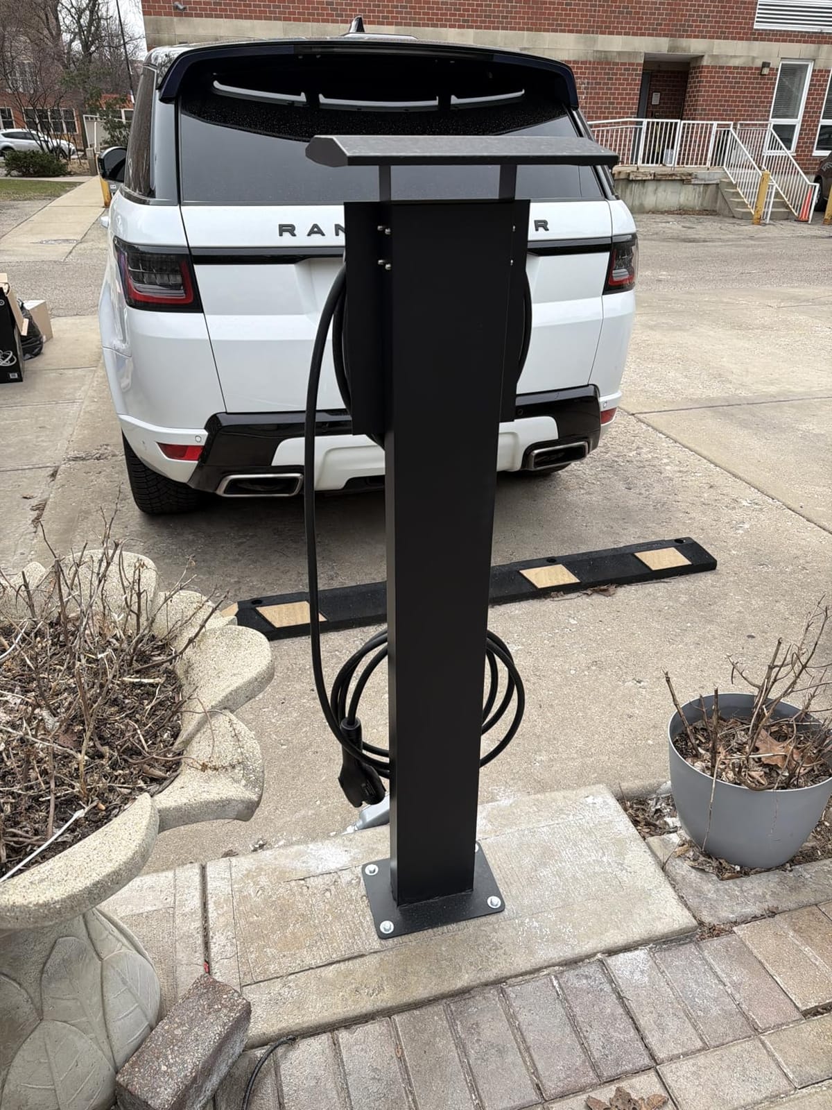 EV Charger Pedestal, Outdoor Electric Vehicle Charger Stand, Freestanding Charging Station Stand Accessory, Corrosion Resistant, Galvanized Steel, for All Level 2 Chargers, Black customer photo 1