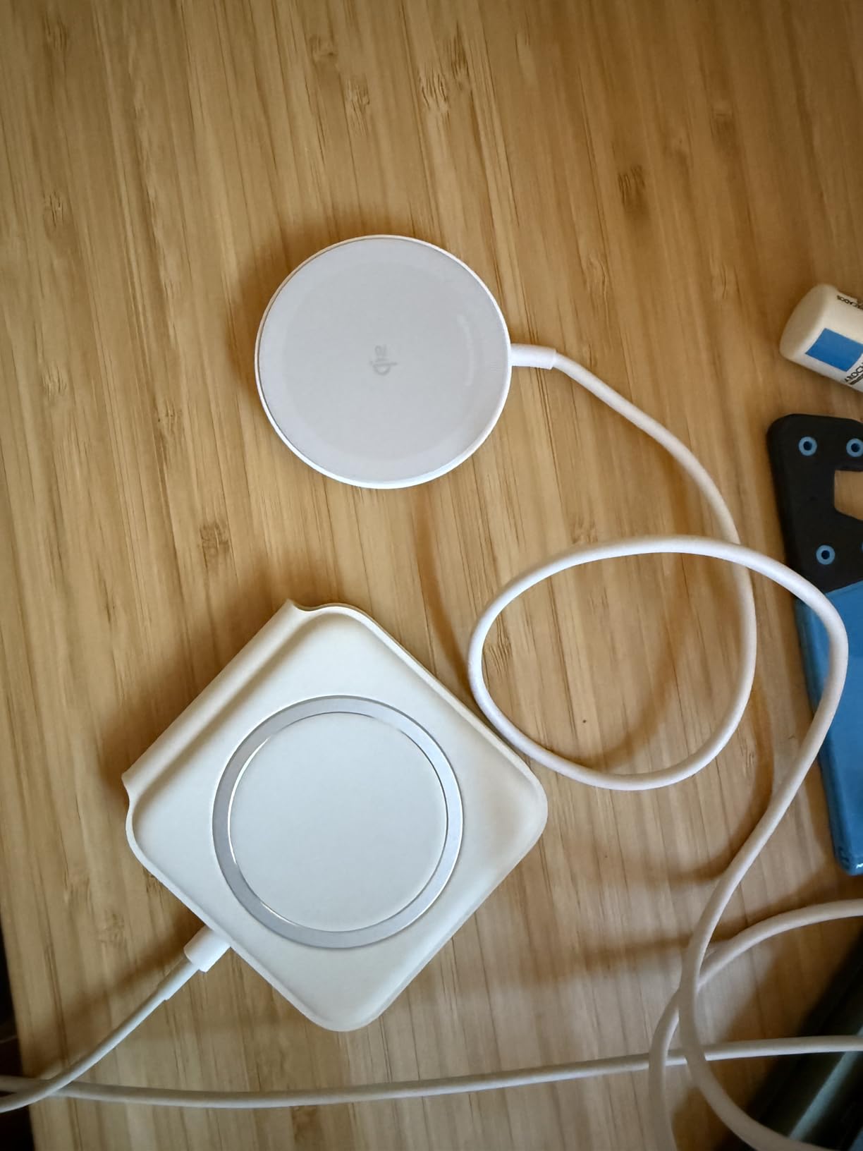 Anker Zolo MagSafe-Compatible Wireless Charger with Qi2 15W Fast Charging | Qi2-Certified Charging Pad for iPhone 17 - 12 Series, AirPods, and More (2-Pack, Adapter Not Included, Not for Pixel, Black) customer photo 1