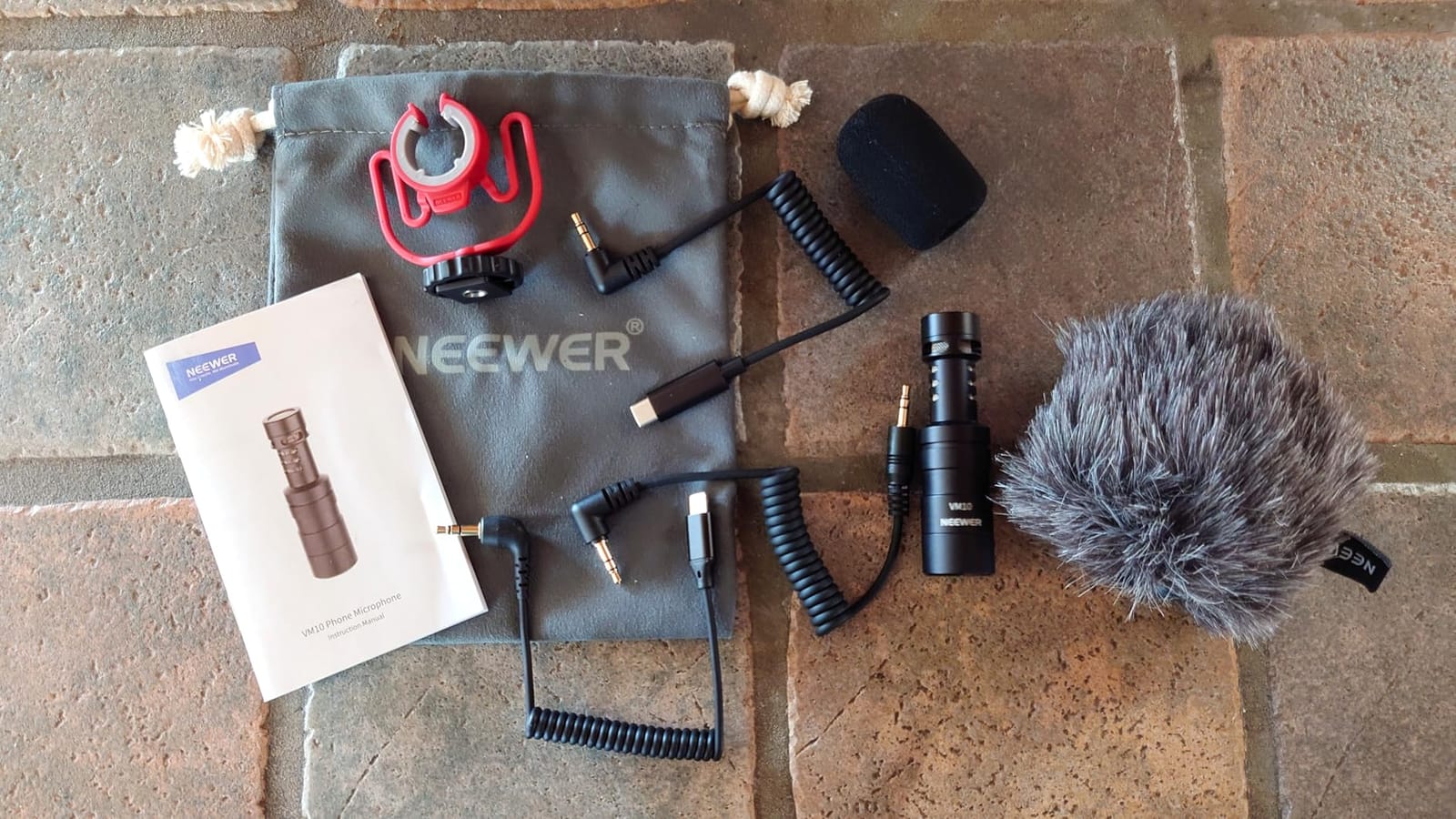 Neewer VM10 Plug & Play Vlog Microphone customer photo 2