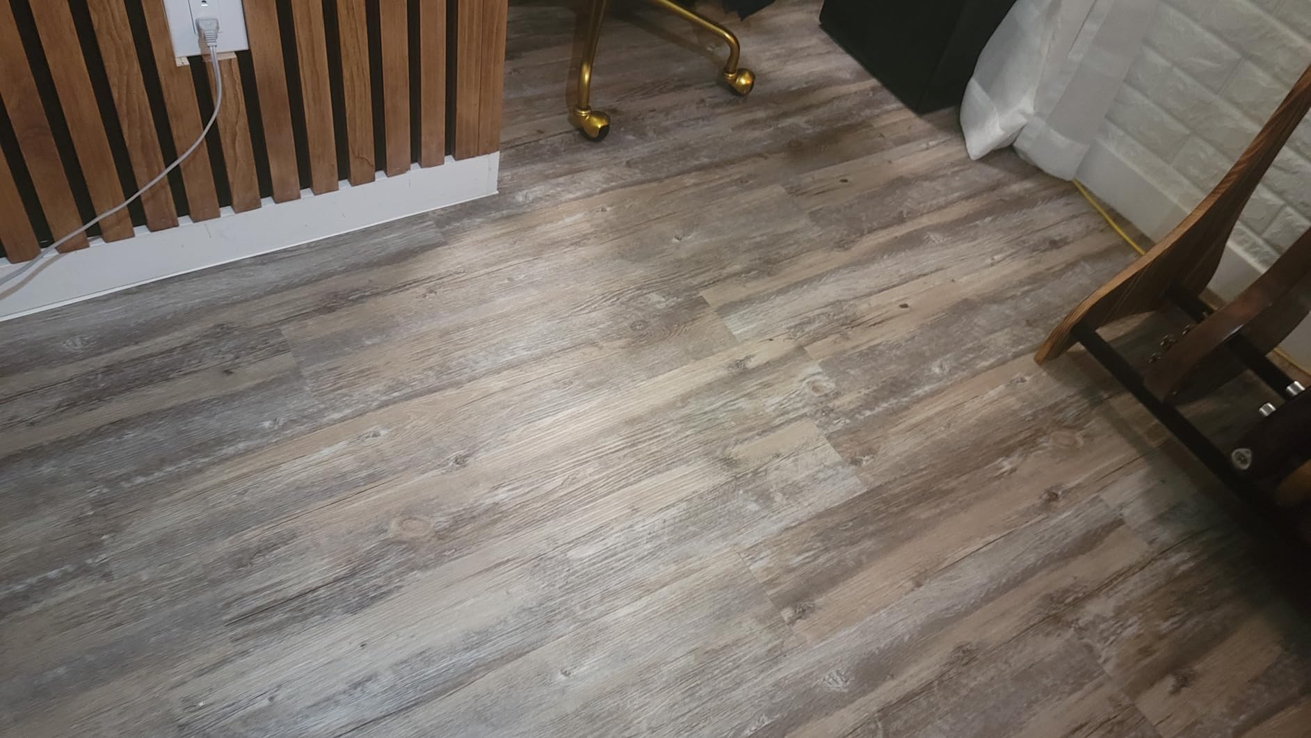 Art3d Wood Texture Peel and Stick Vinyl Floor Planks, 36-Pack, White Ash customer photo 2
