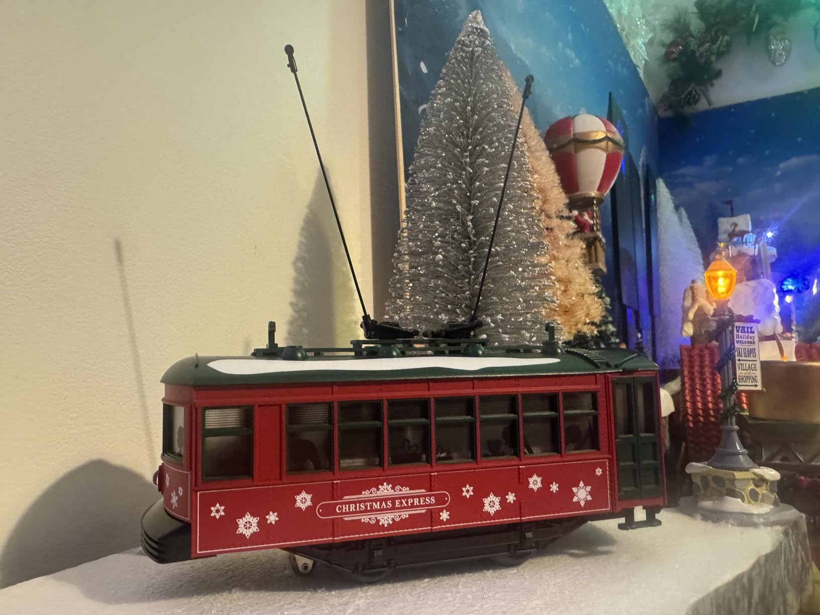 Lionel Christmas Express O Gauge Model Train Trolley with Underside Illumination customer photo 1