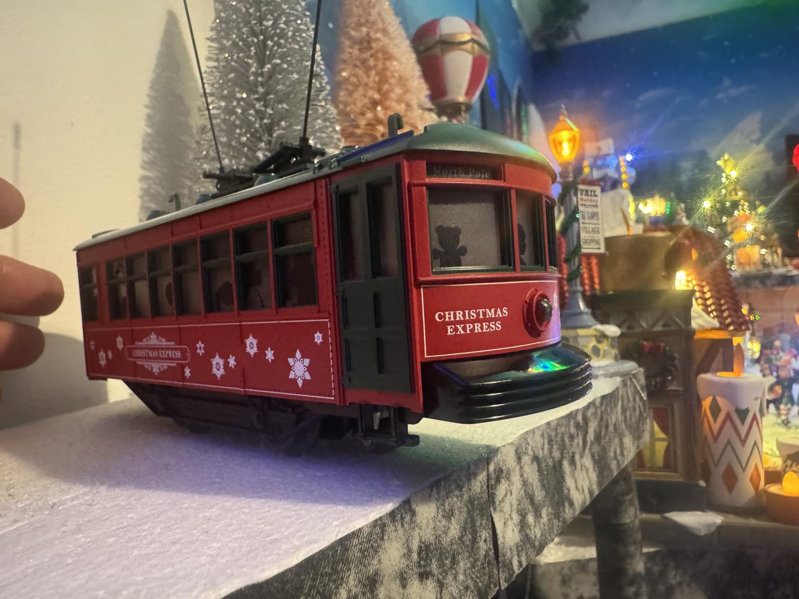 Lionel Christmas Express O Gauge Model Train Trolley with Underside Illumination customer photo 2