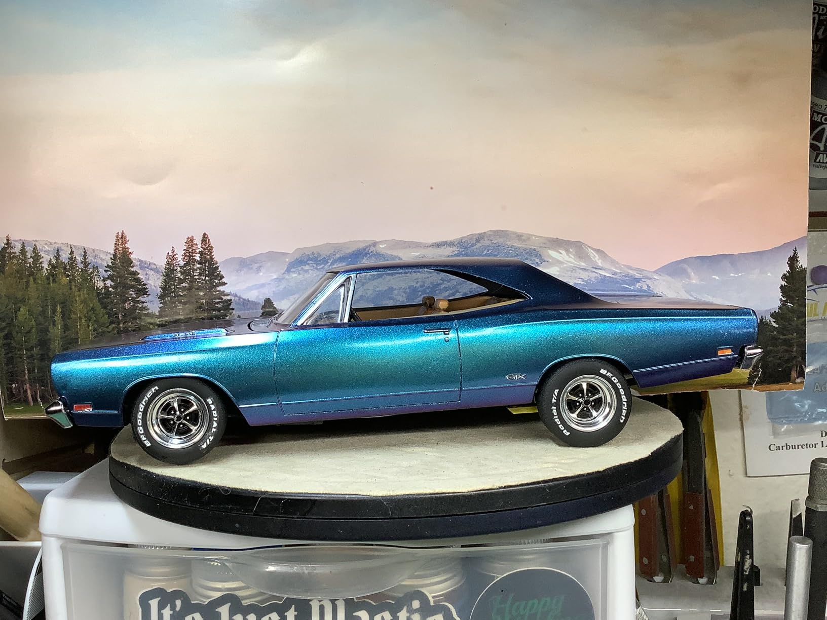 AMT 1969 Plymouth GTX Hardtop Model Kit 1:25 Scale - Build 1 of 2 V8 Engines, Paint & Glue Required customer photo 1