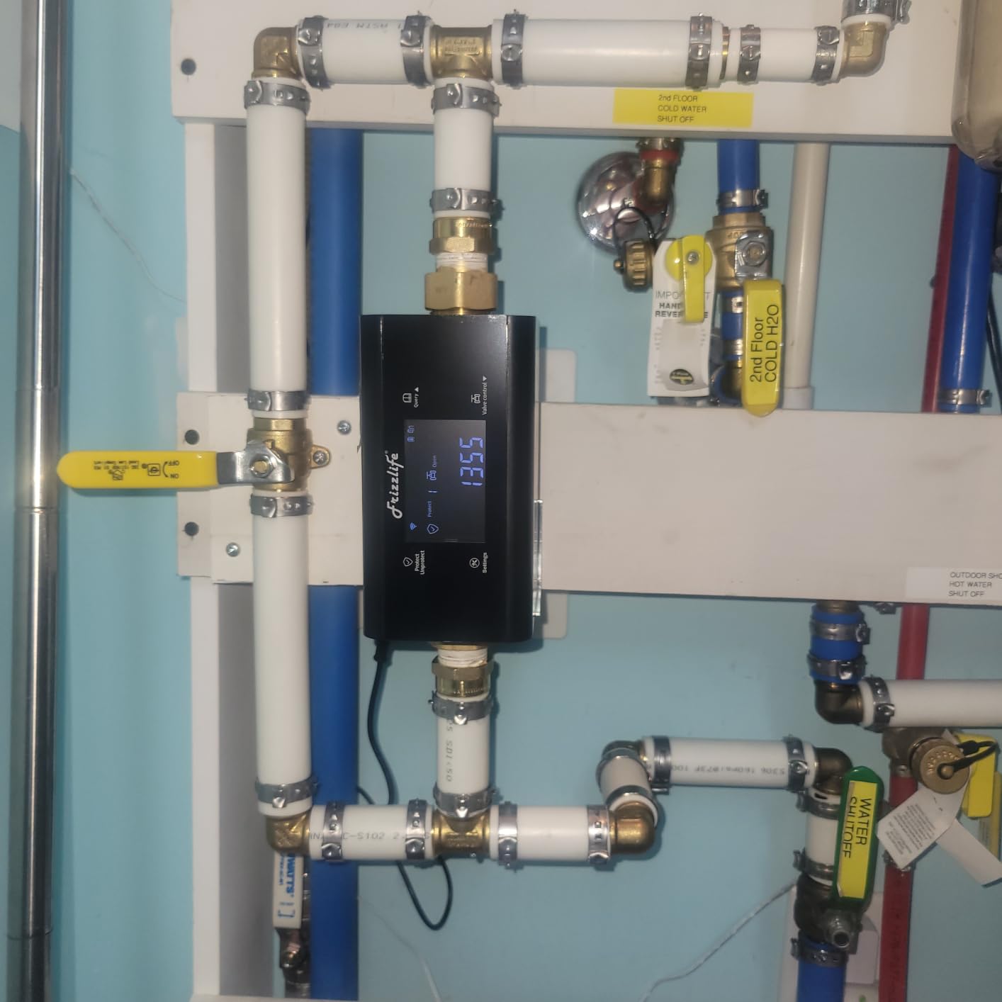 Frizzlife LP365 Smart Water Monitor and Automatic Shutoff Valve - 0.01GPM Ultrasonic Micro Leak Detection, APP Wi-Fi Remote Control, Real-Time Flow/Temp Alarm, 24/7 Water Usage Reports, 3/4