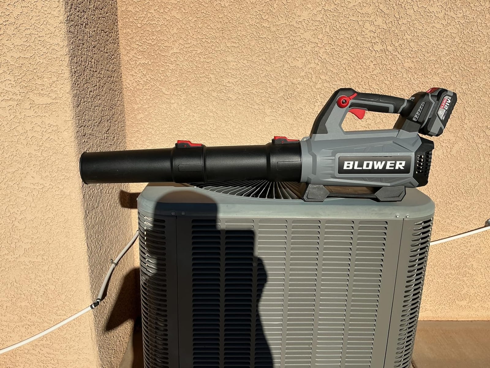 Leaf Blower Cordless with 2 x 4.0Ah Batteries and Charger - Easy to Use | 630CFM/160MPH, 21V Powerful, Electric, Battery Powered Leaf Blowers for Lawn Care, Patio, Yard, Dust, Snow, Blue customer photo 1