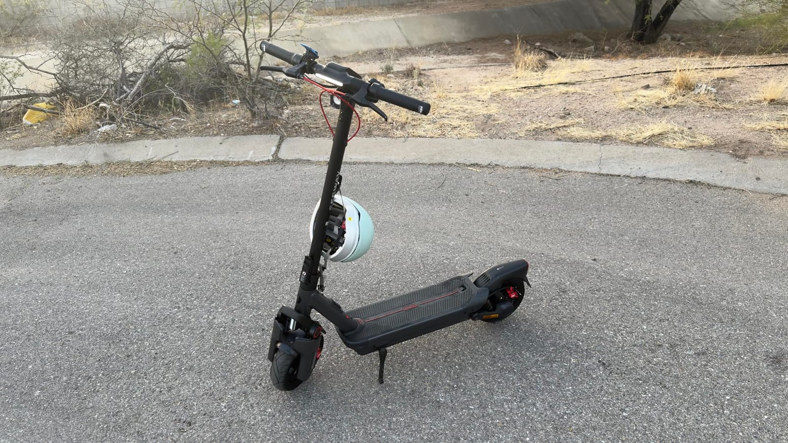 Segway Ninebot MAX Series Electric Scooter, Up to 22-28 MPH, Long Rang, Dual Suspension & Braking System, Fast Charging, Scooter for Adults, UL-2272 2271 Certified (G2/G3) customer photo 1