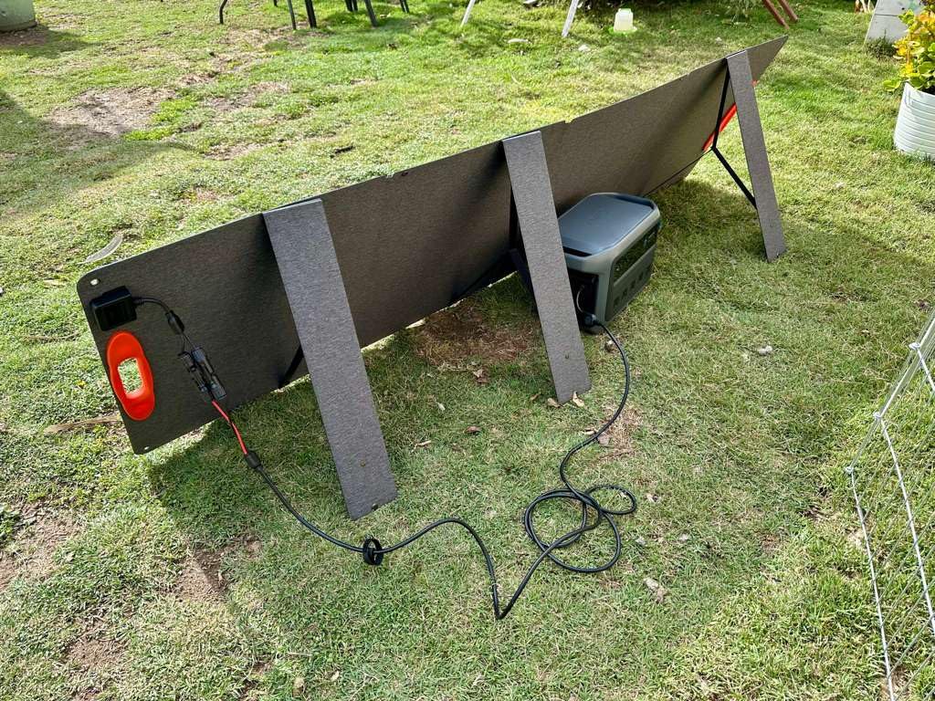 SOKIOVOLA N-Type 16BB 200W Portable Solar Panel for EF/Jackery/Bluetti/Anker Power Station Foldable Solar Panel 25% High Efficiency IP68 Waterproof for Outdoor Trip RV Camping Blackout Off Grid customer photo 1