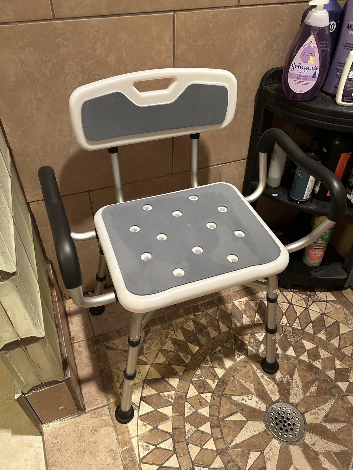 BRITULIF Adjustable Shower Chair with Arms & Back, Stable Heavy Duty 550lbs Safety Bathtub Seat with Non-Slip Feet, Rust-Resistant Aluminum Frame & Tool-Free Assembly for Elderly & Disabled customer photo 2