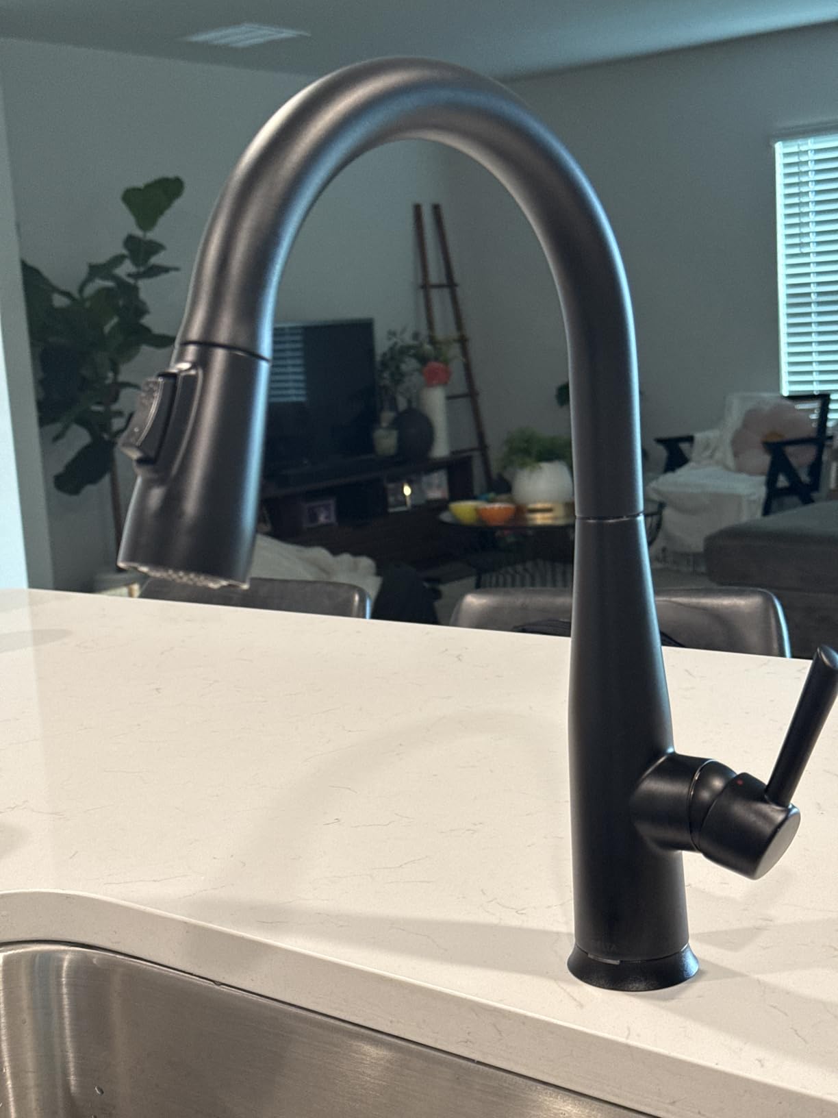 Delta Essa Touchless Kitchen Faucet with Touch Technology, Brushed Nickel Kitchen Sink Faucet with Pull Down Sprayer, Single Hole, Arctic Stainless 9113TL-AR-DST customer photo 2