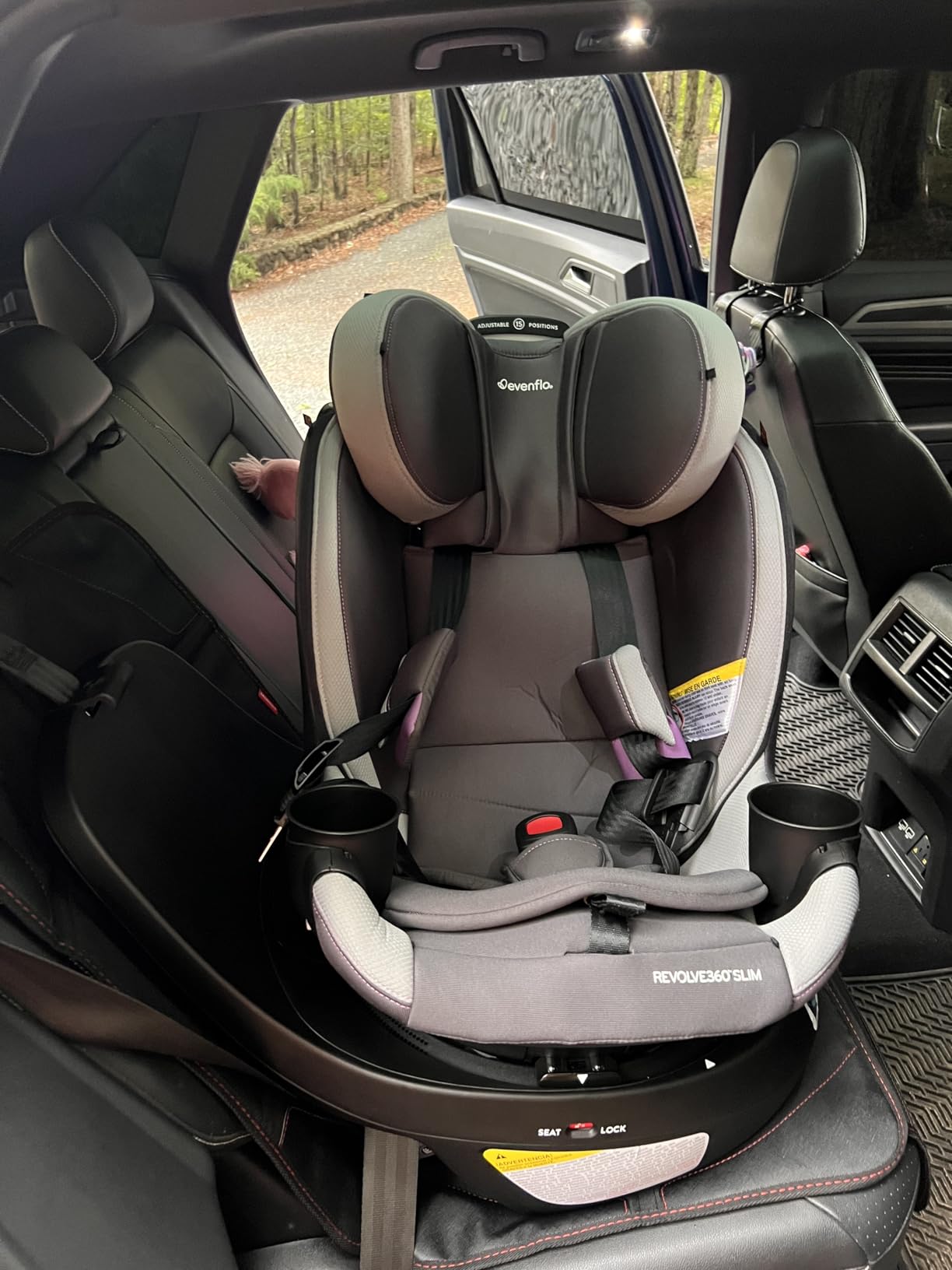 Evenflo Revolve360 Slim 2-in-1 Rotating Car Seat with Quick Clean Cover, Rear-Facing and Forward-Facing Modes, Infant-6 Years, 4-65 lbs (Salem Black) customer photo 2