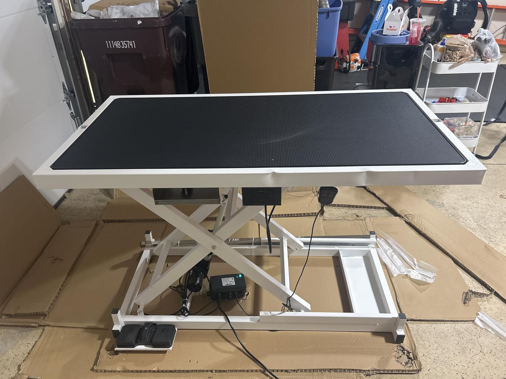 Electric Lift Pet Dog Grooming Table, Upgrade 50 Inch Heavy Duty 9''-36'' Adjustable Height Professional Pet Grooming Table with Tool Organizer, Adjustable Overhead Arm for Large Dogs at Home, White customer photo 1
