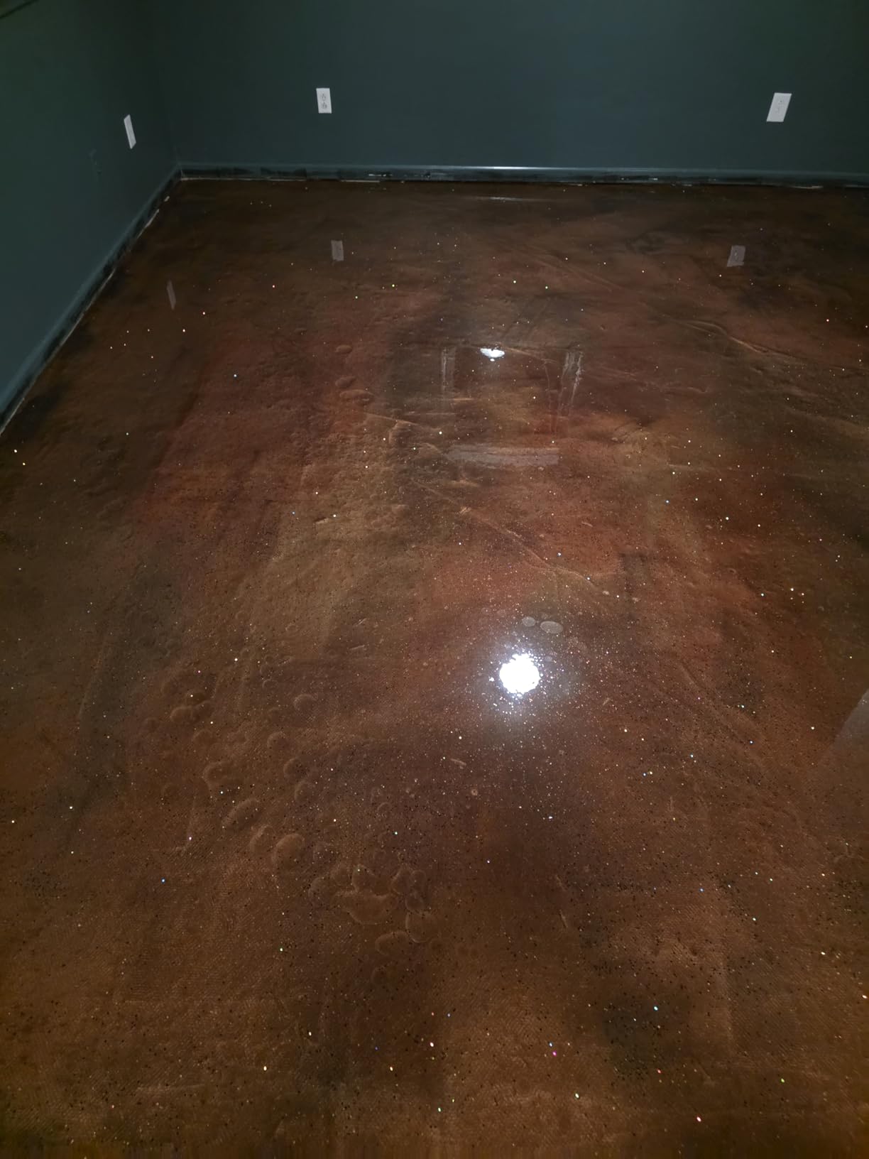 Epoxy Resin Coating 3 Gallon Kit - Light Gray - Standard Cure Speed - for Floors, Counter Tops, Garages & More - 100% Solids - 2 Components - Self Leveling, Chemical Resistant, Solvent-Free customer photo 1