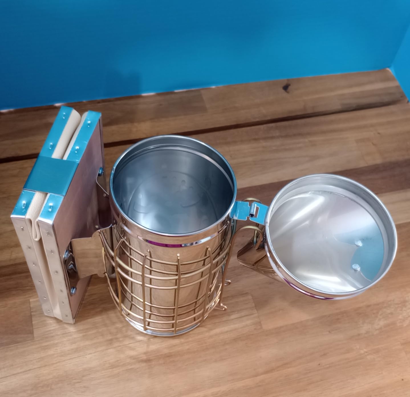 Bee Hive Smoker Kit - Stainless Steel Smoker with Heat Shield, Practical Beekeeping Supplies for Beginners & Professionals customer photo 2