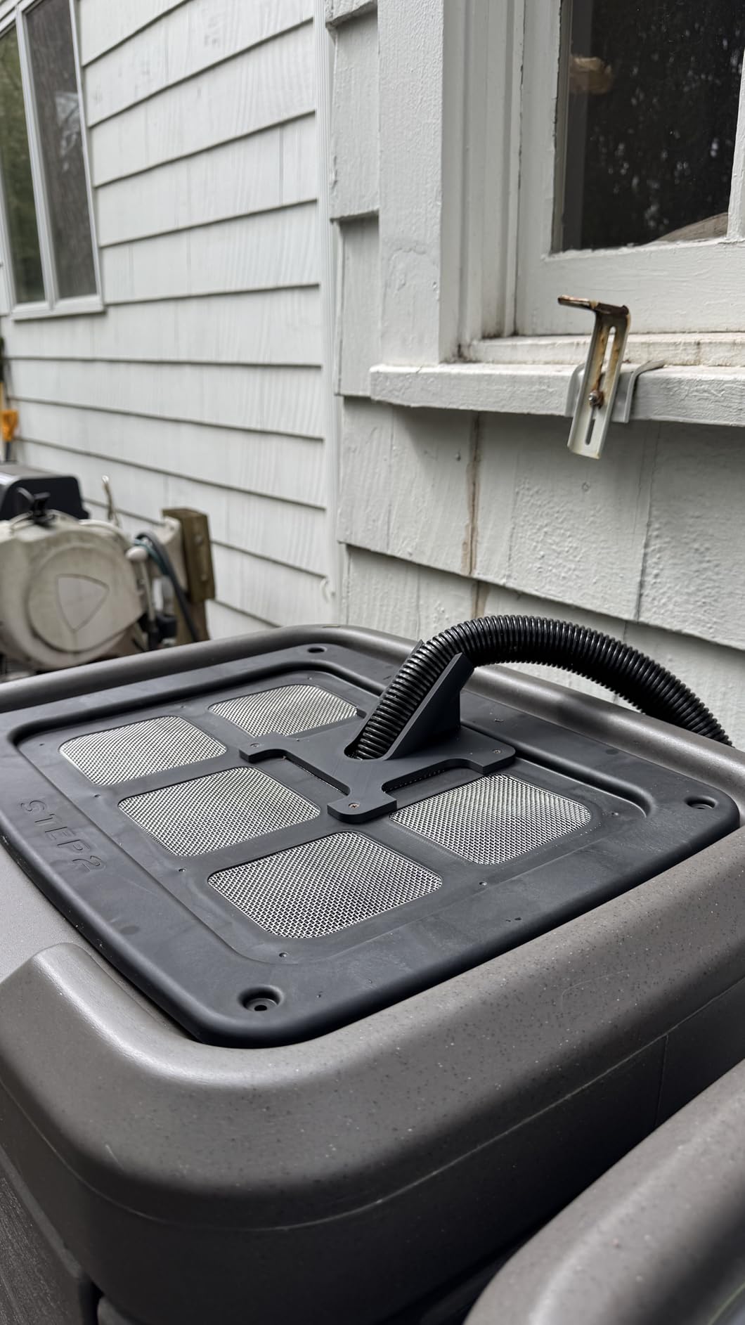 Step2 Lakewood Rain Barrel with Stand, Outdoor Water Conservation Container, Holds 60 Gallons, Brown customer photo 1