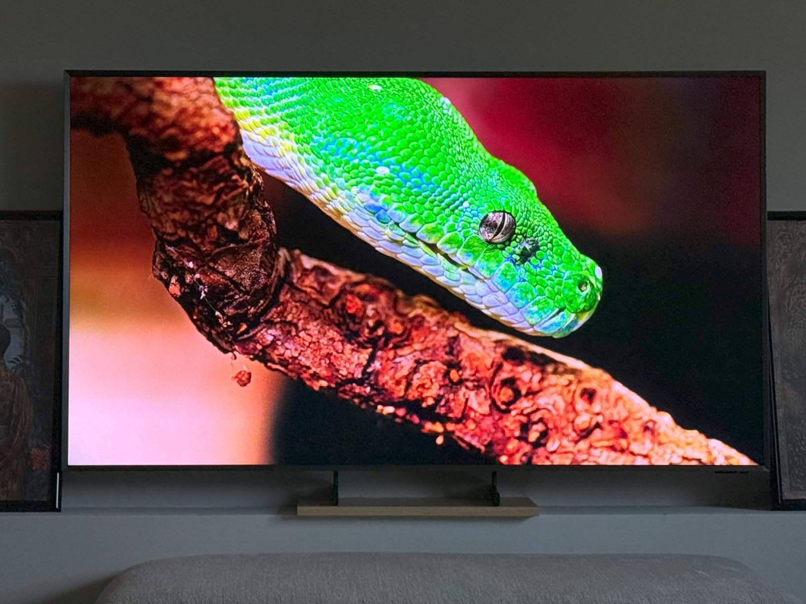 85-Inch Class Neo QLED 8K QN900F Series, Vision AI, Mini LED Smart TV (2025 Model, 85QN900F) Neo Quantum HDR 8K Pro, Object Tracking Sound + w/Dolby Atmos, Glare Free, Alexa Built-in customer photo 1