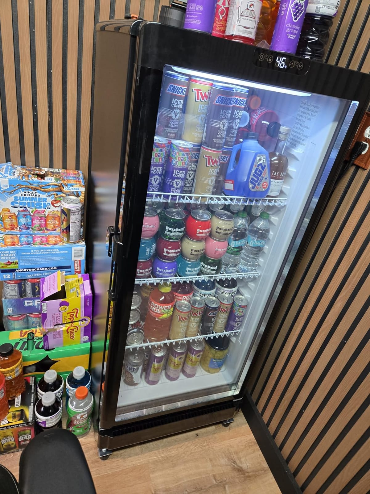 6 Cu.Ft Commercial Beverage Fridge with Glass Door | Double-Tempered Glass, Locking Key & LED, Indoor/Outdoor Use, Bar/Office/Restaurant, Adjustable Shelves, Energy Efficient customer photo 2