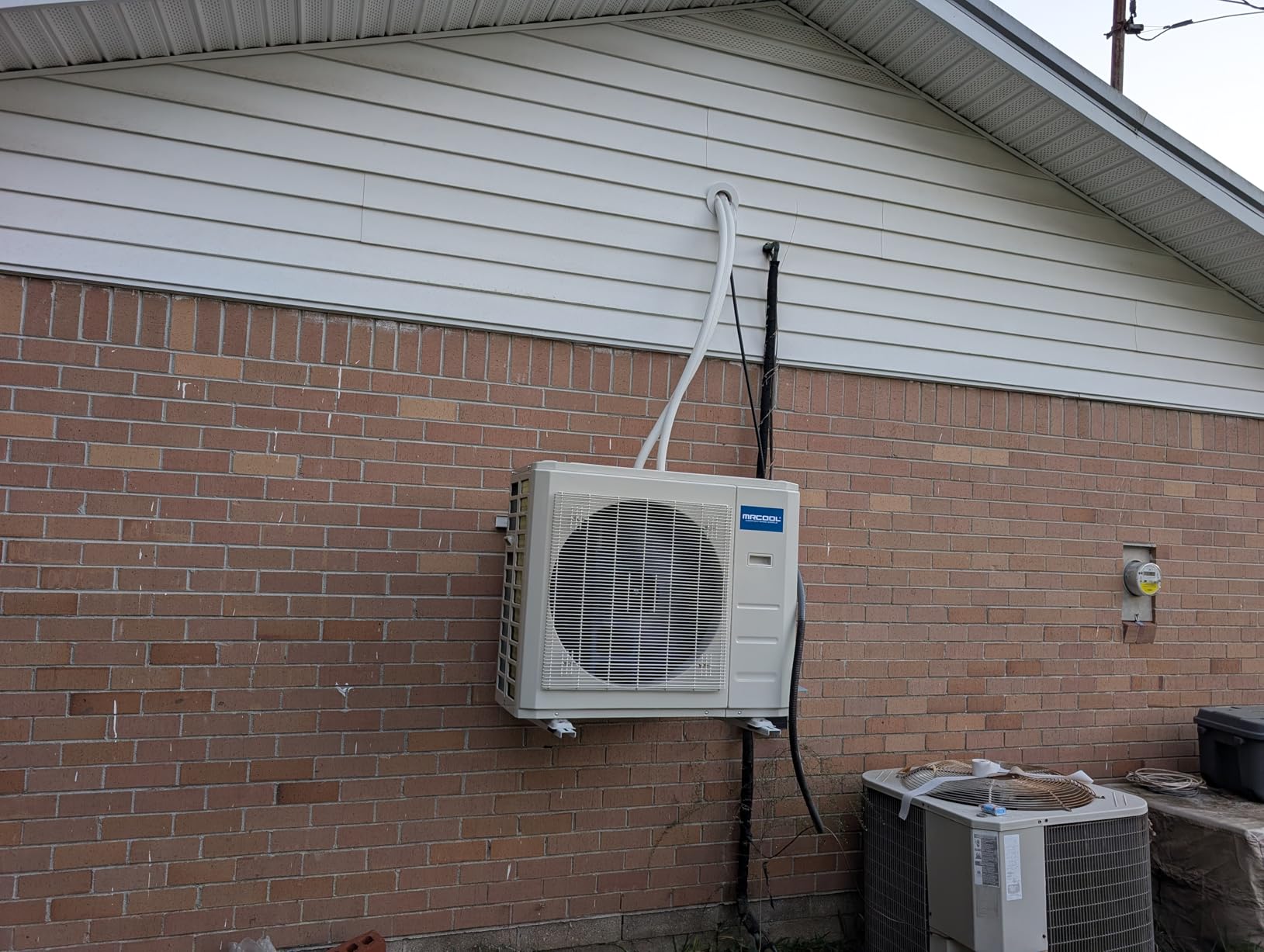 MRCOOL 18000 BTU 115V Ductless Inverter Mini Split Air Conditioner & Heat Pump System, 5th Gen DIY - Wall-Mounted AC Unit w/ Heating and Cooling for Home, Office & Commercial Space customer photo 2