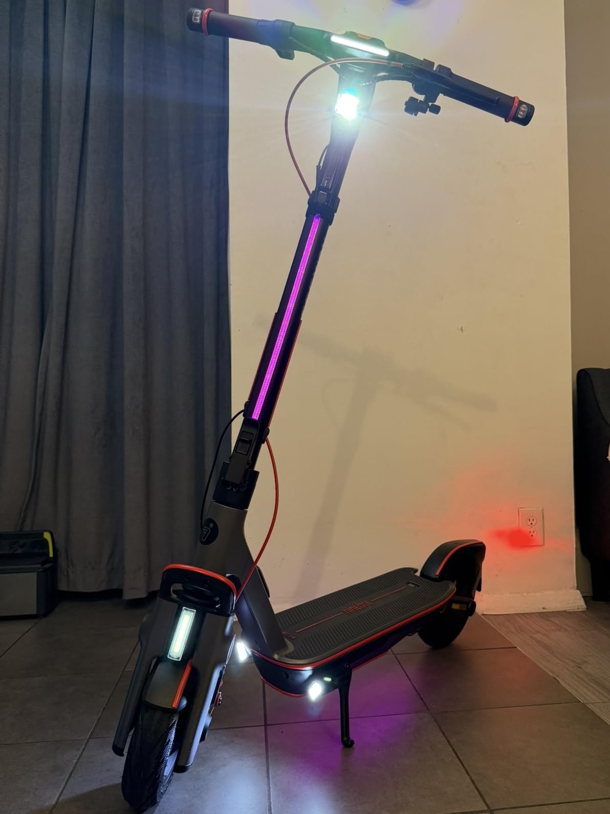 Segway Ninebot F3 Electric Scooter, Up to 20 MPH, 44-Mile Range, Self-Sealing Tubeless Tires, Front Hydraulic & Rear Elastomer Suspension, UL2271 2272 Certified customer photo 1