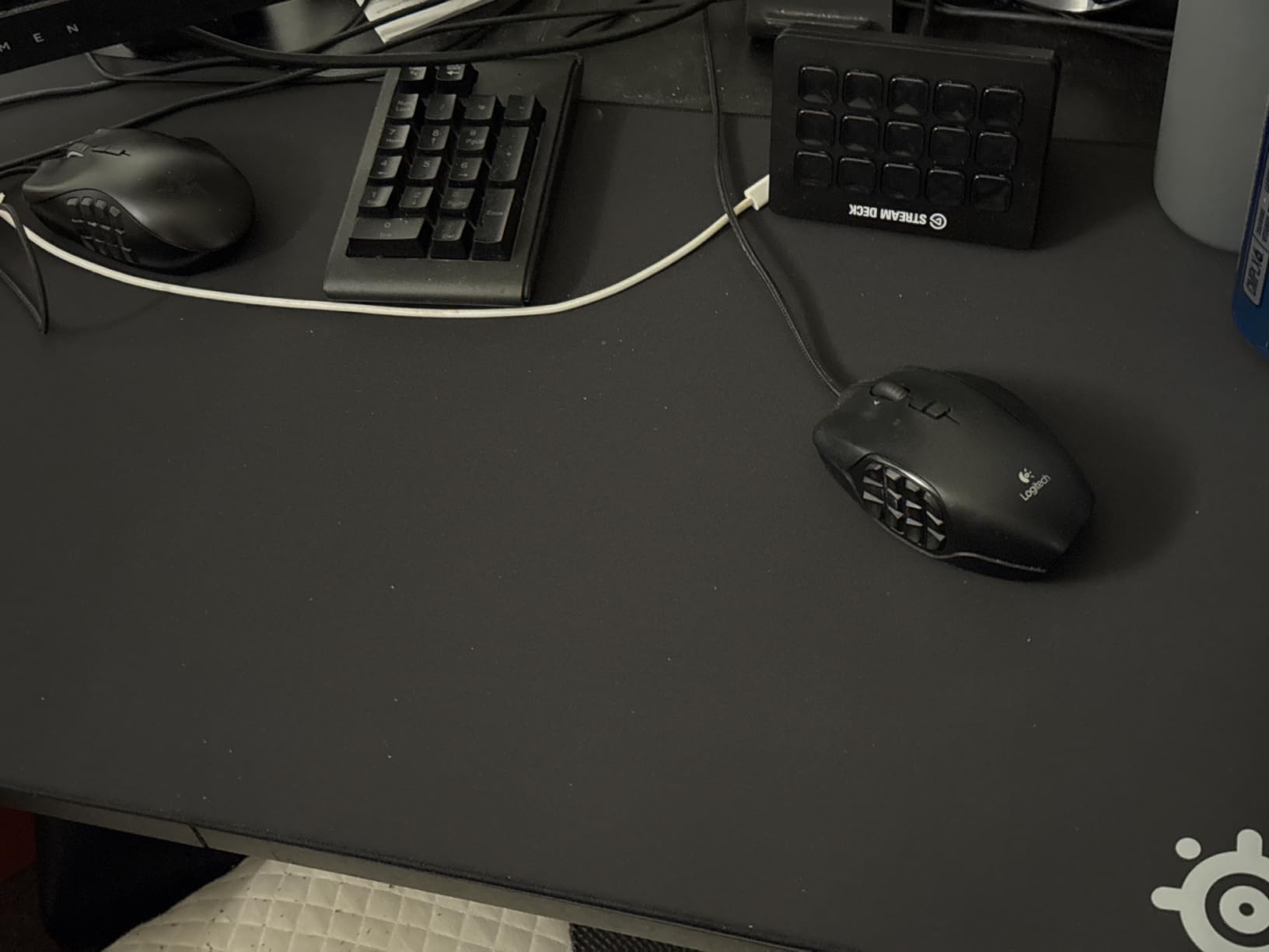 SteelSeries QcK XL Performance Speed Gaming Mousepad - Extra Density for a Smooth Glide - Low-Profile Edge Stitching - Non-Slip Neoprene Rubber Base - 15.75 x 34.43 inch - FPS, MOBAs, RTS, MMO customer photo 1