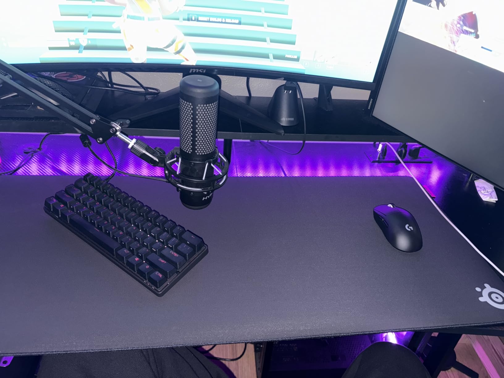 SteelSeries QcK XL Performance Speed Gaming Mousepad - Extra Density for a Smooth Glide - Low-Profile Edge Stitching - Non-Slip Neoprene Rubber Base - 15.75 x 34.43 inch - FPS, MOBAs, RTS, MMO customer photo 2