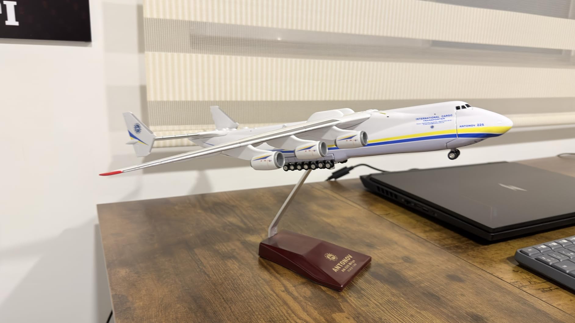 1/200 Large AN-225 Airplane & Buran Combo Model with Openable Nose (Soviet Space Shuttle) customer photo 1